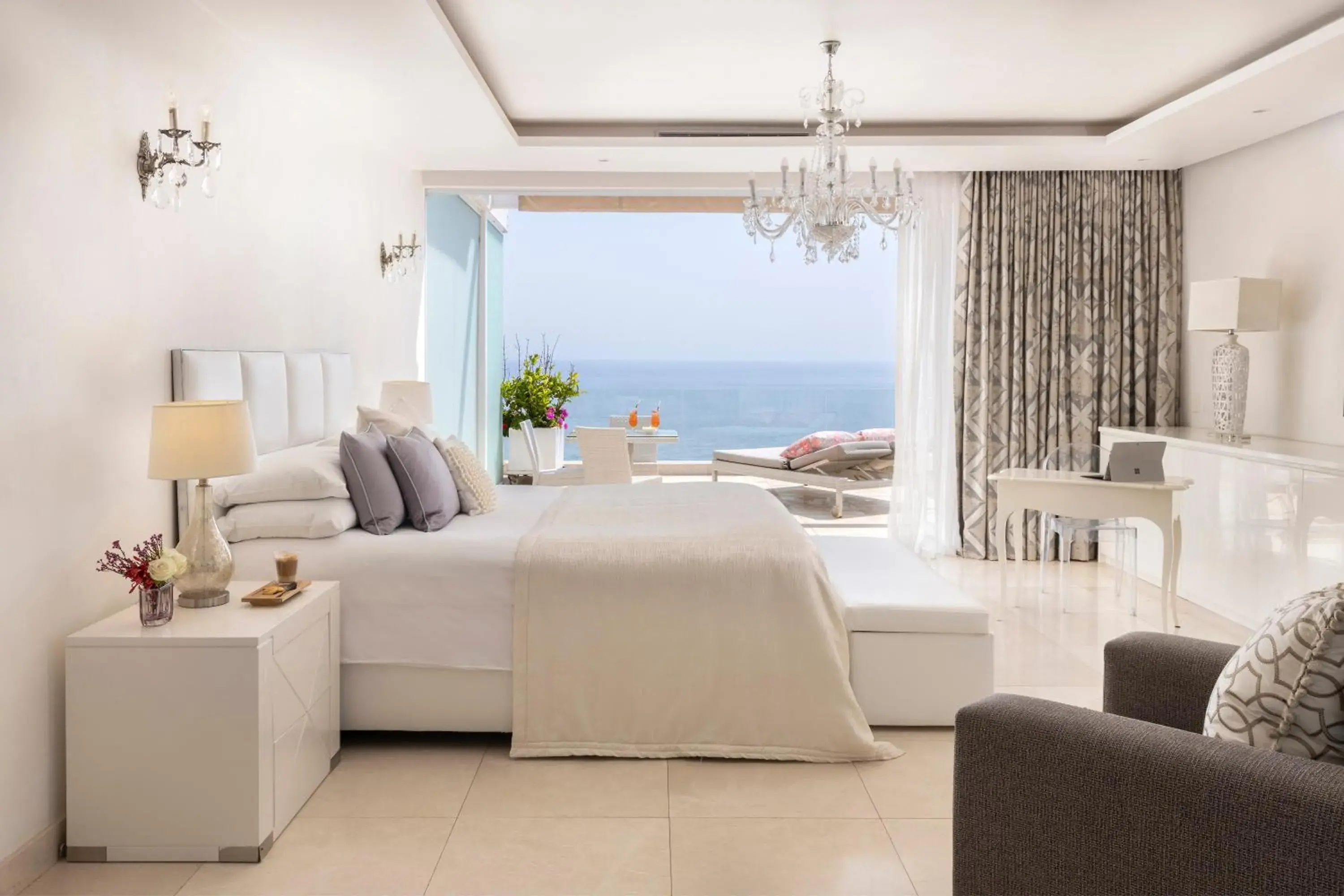 Bed in The Clarendon - Bantry Bay Bed in The Clarendon - Bantry Bay
