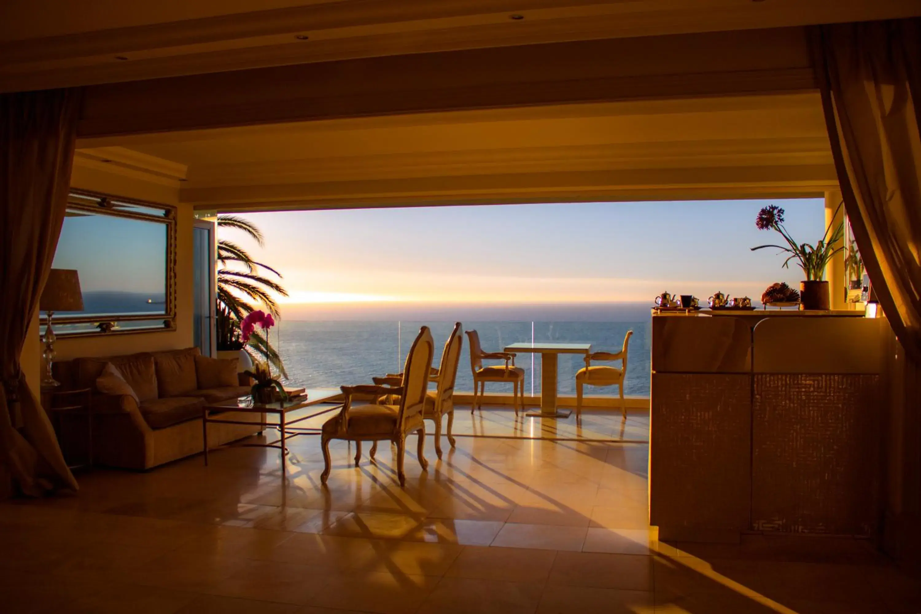 Sea view in The Clarendon - Bantry Bay Sea view in The Clarendon - Bantry Bay
