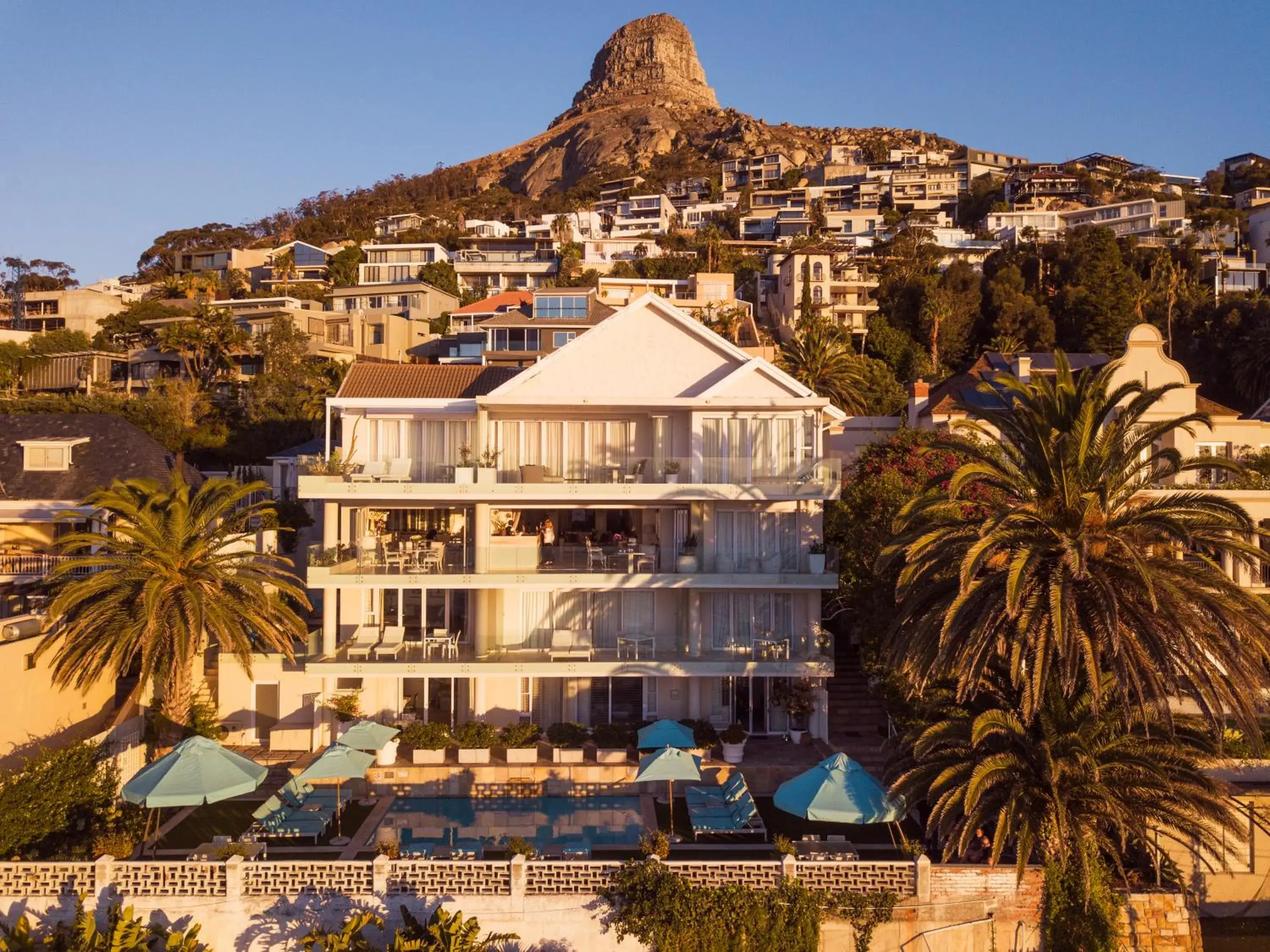 Property building in The Clarendon - Bantry Bay Property building in The Clarendon - Bantry Bay