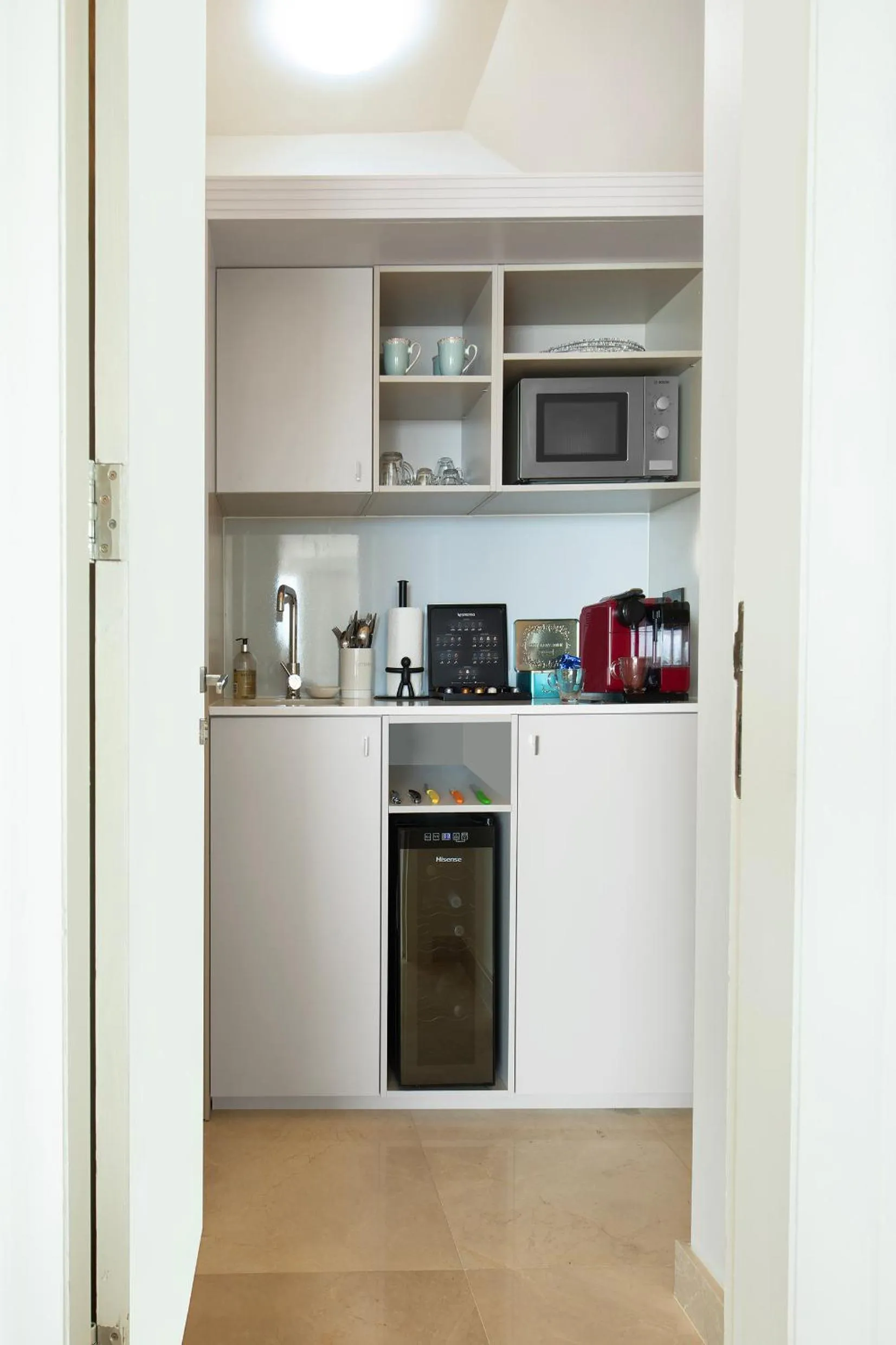 The Clarendon - Bantry Bay