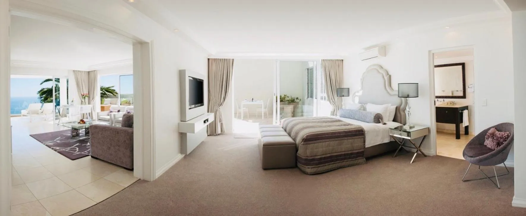 Property building, Bed in The Clarendon - Bantry Bay