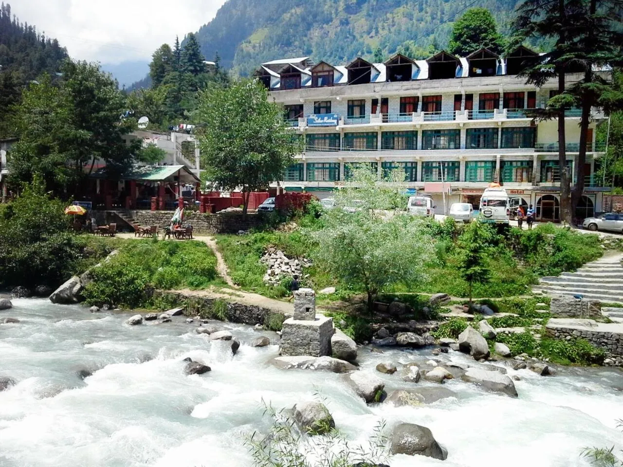 Property building in Hotel Satkar Residency - Riverside Old Manali