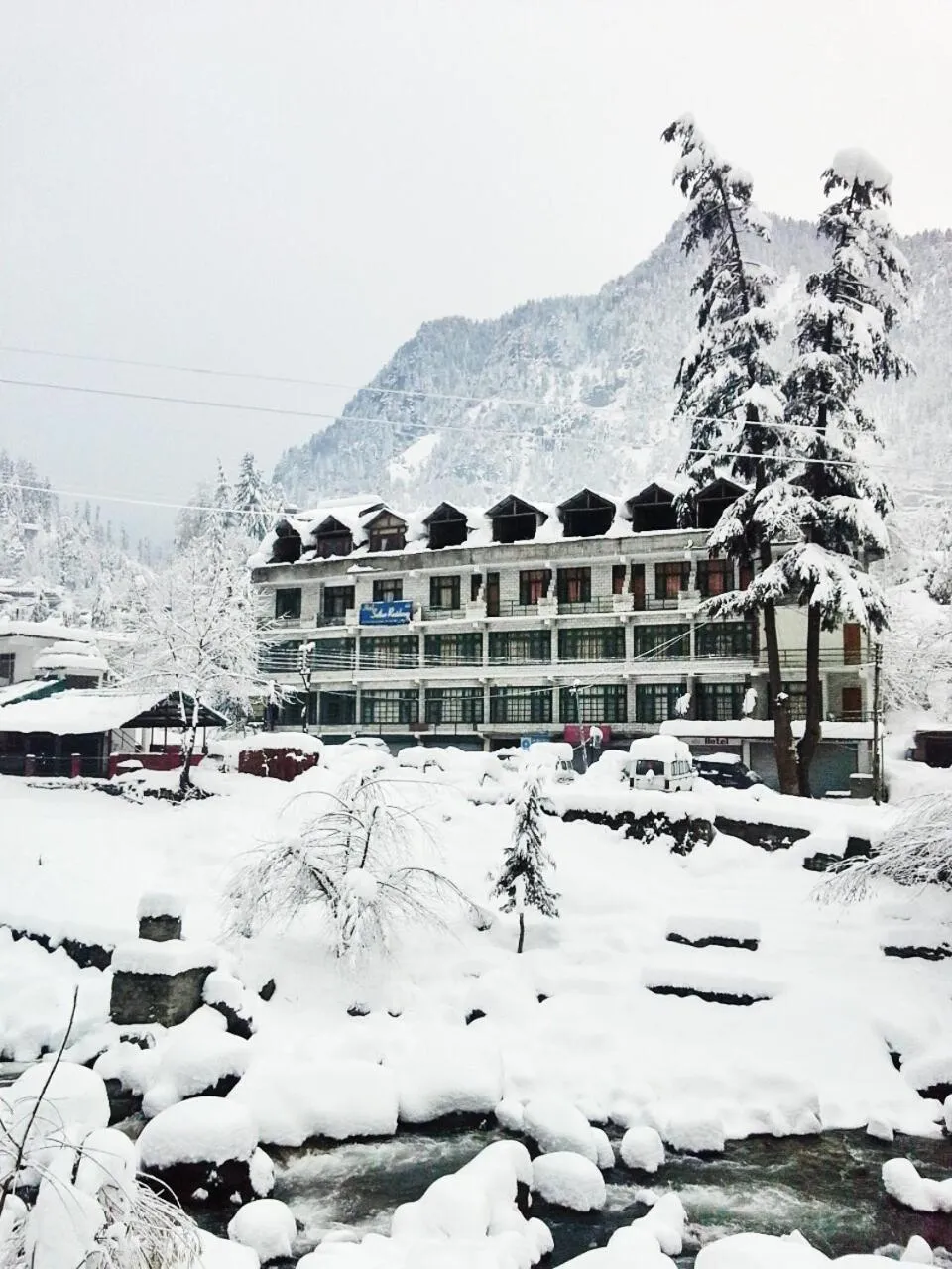 Property building in Hotel Satkar Residency - Riverside Old Manali