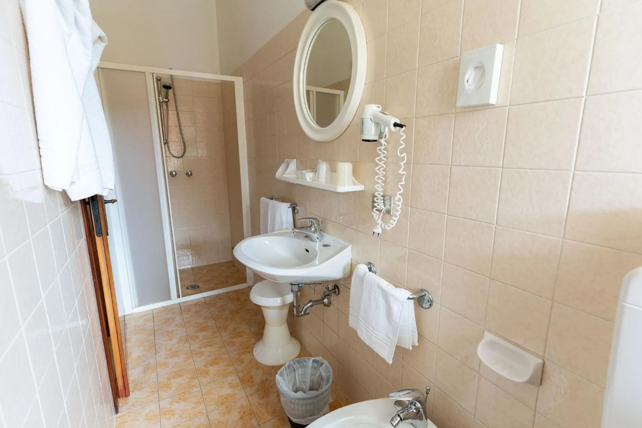 Bathroom in Hotel Lem-Casadei