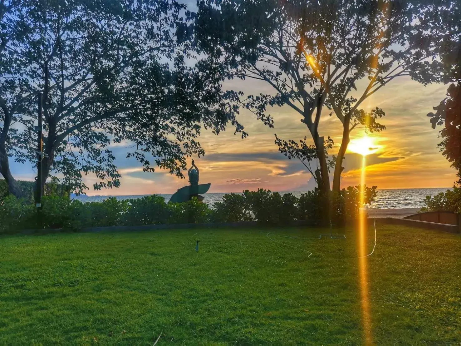Inner courtyard view in Beach Walk Boutique Resort Inner courtyard view in Beach Walk Boutique Resort