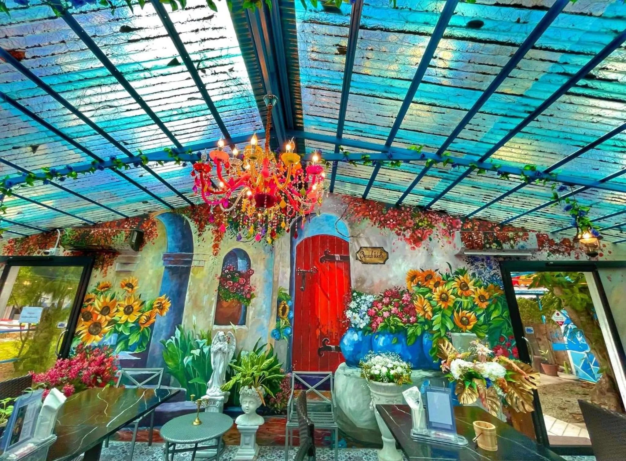 Food and drinks in Beach Walk Boutique Resort