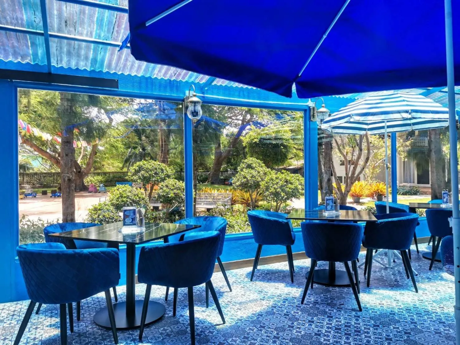 Food and drinks in Beach Walk Boutique Resort