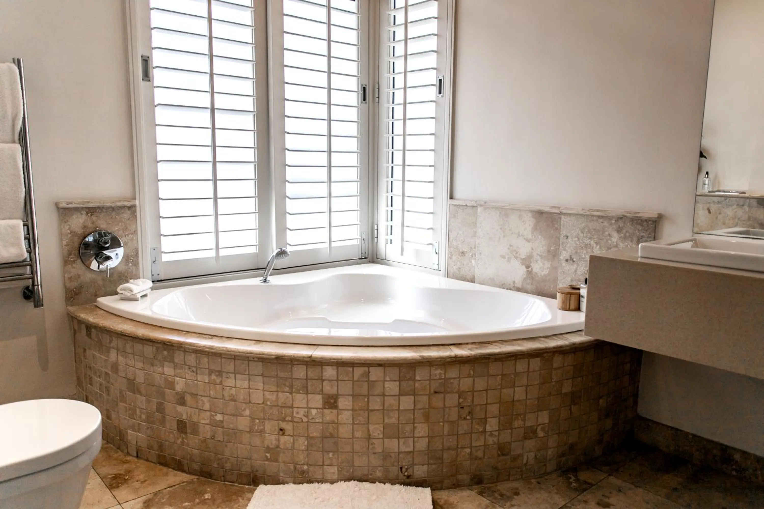 Bath in Selkirk House