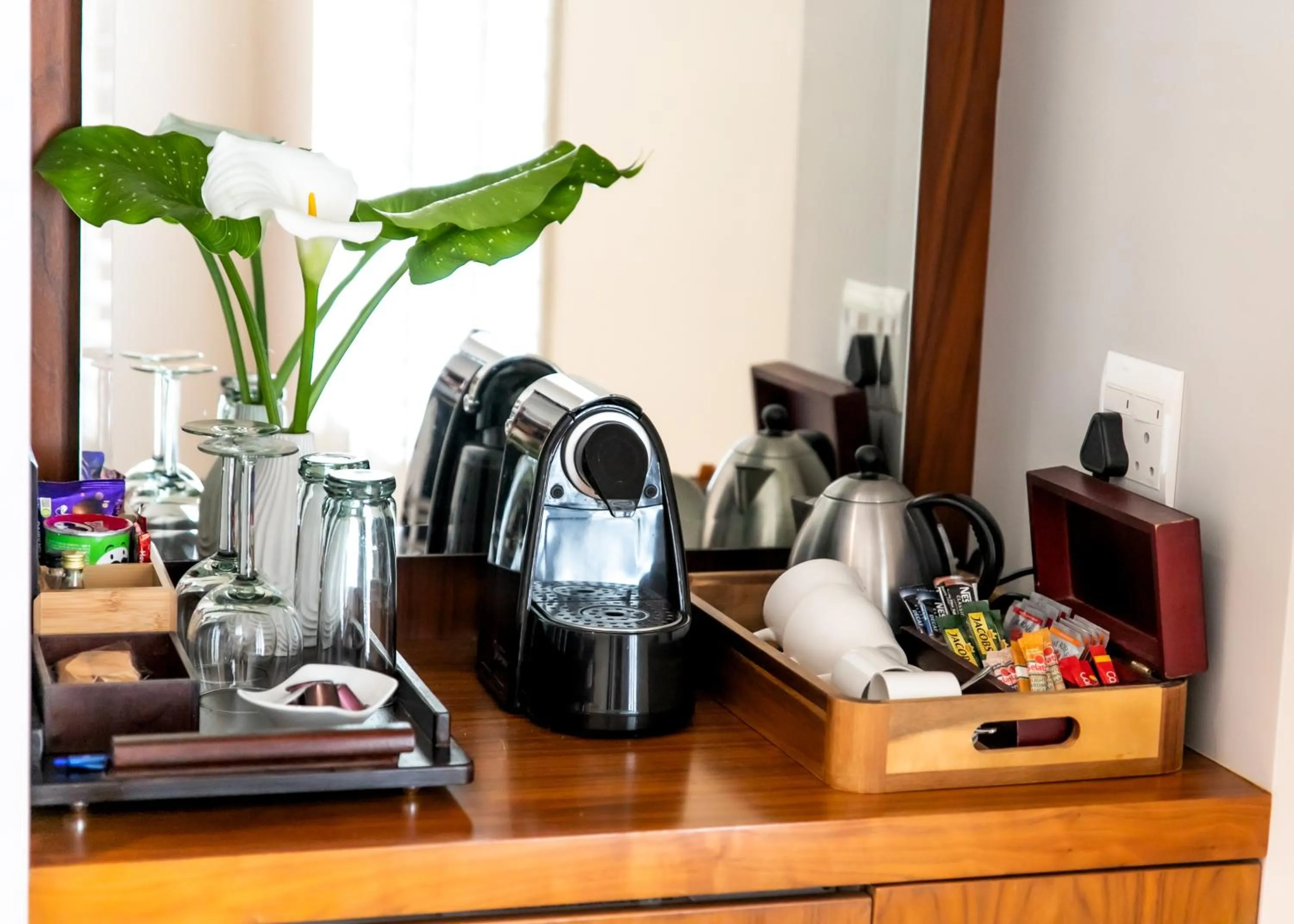 Coffee/tea facilities in Selkirk House