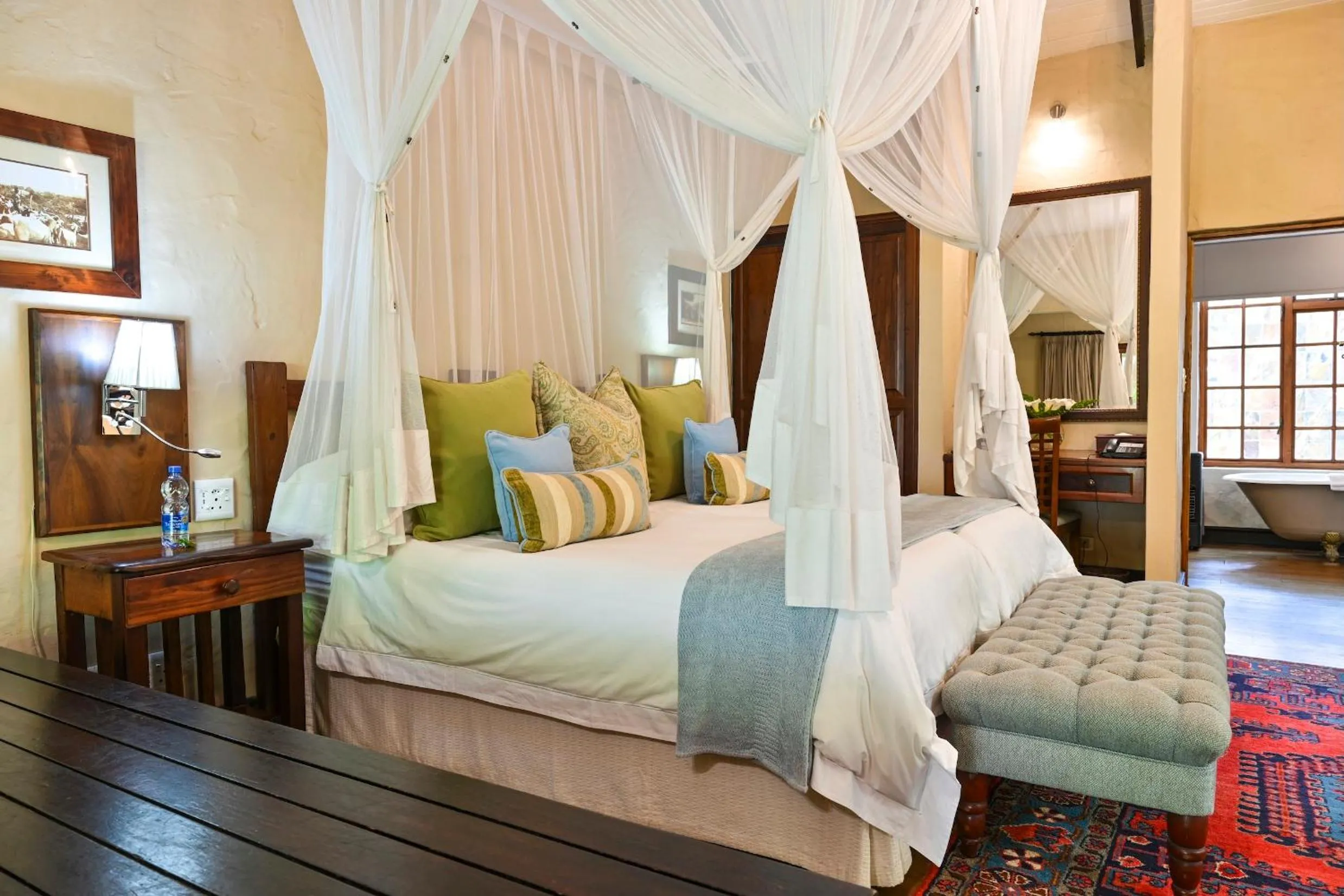 Photo of the whole room, Bed in Woodall Country House and Spa