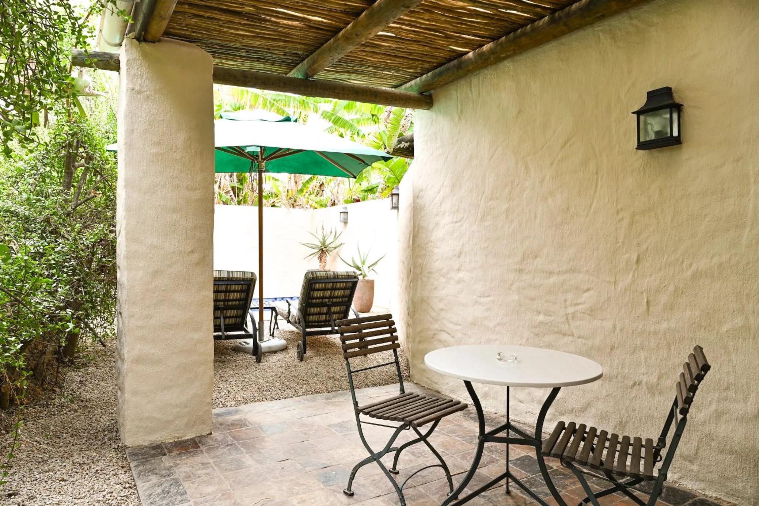 Patio in Woodall Country House and Spa