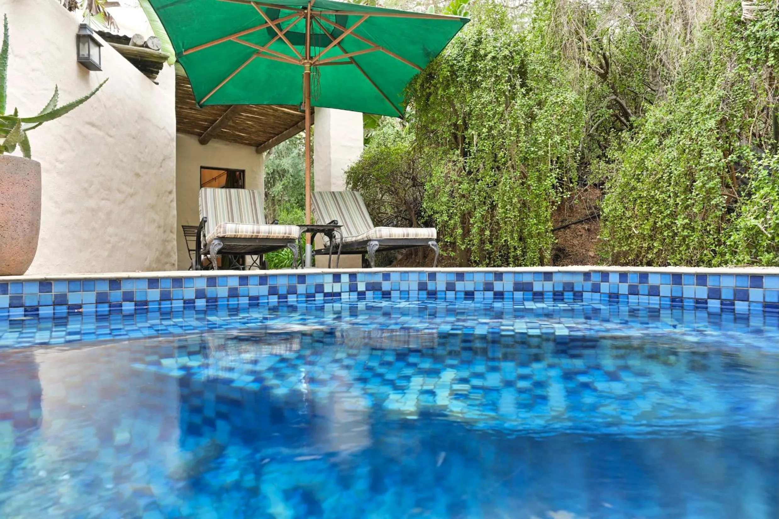 Garden in Woodall Country House and Spa