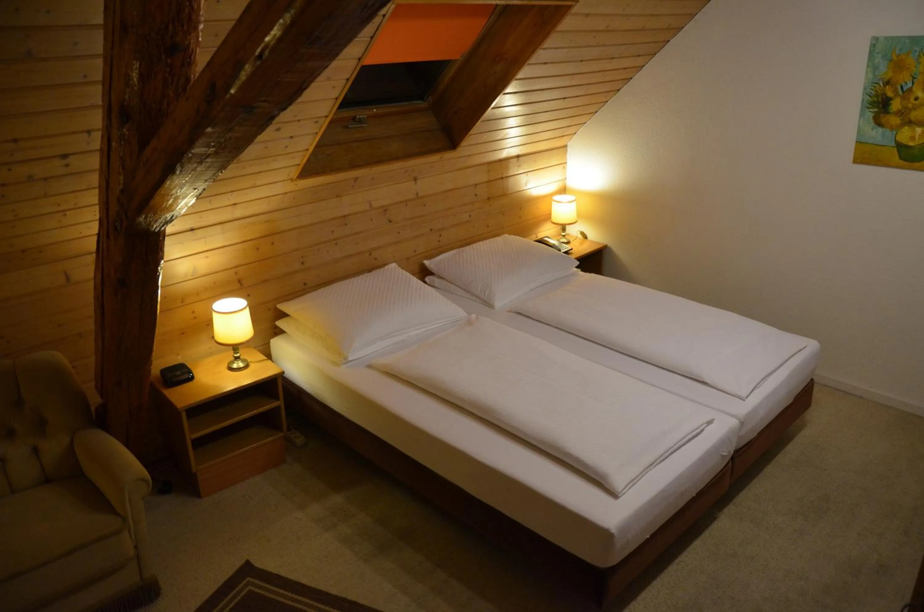 Photo of the whole room, Bed in Badischer Hof