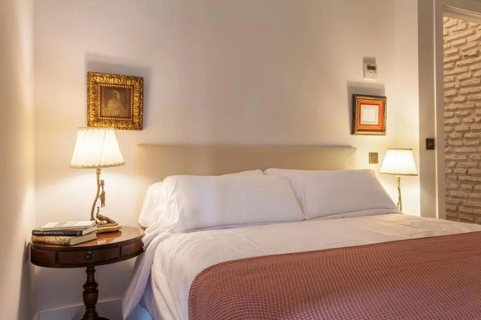 Bedroom, Bed in Apartamentos RG Dúplex San Bernardo