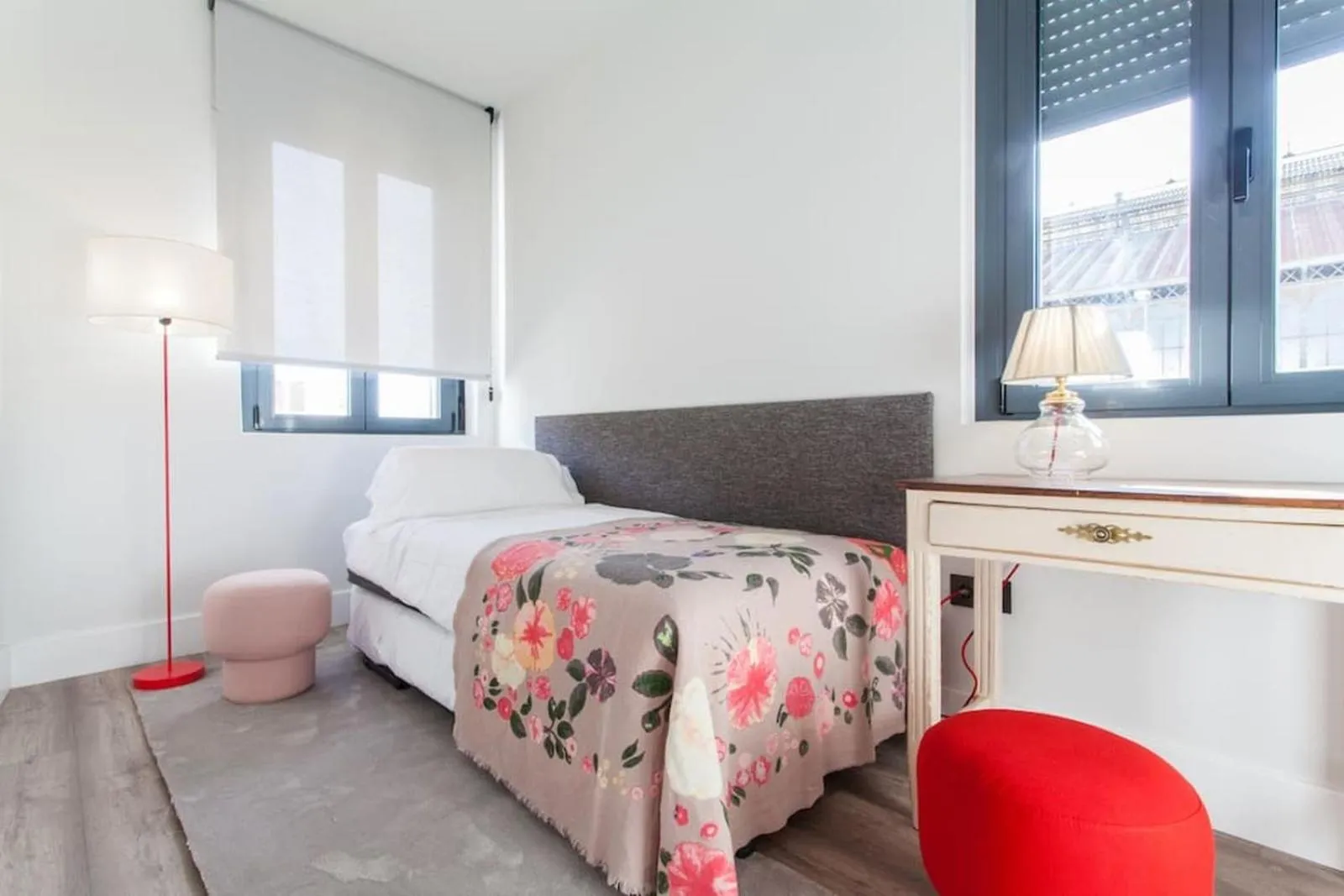 Bedroom, Bed in Apartamentos RG Dúplex San Bernardo