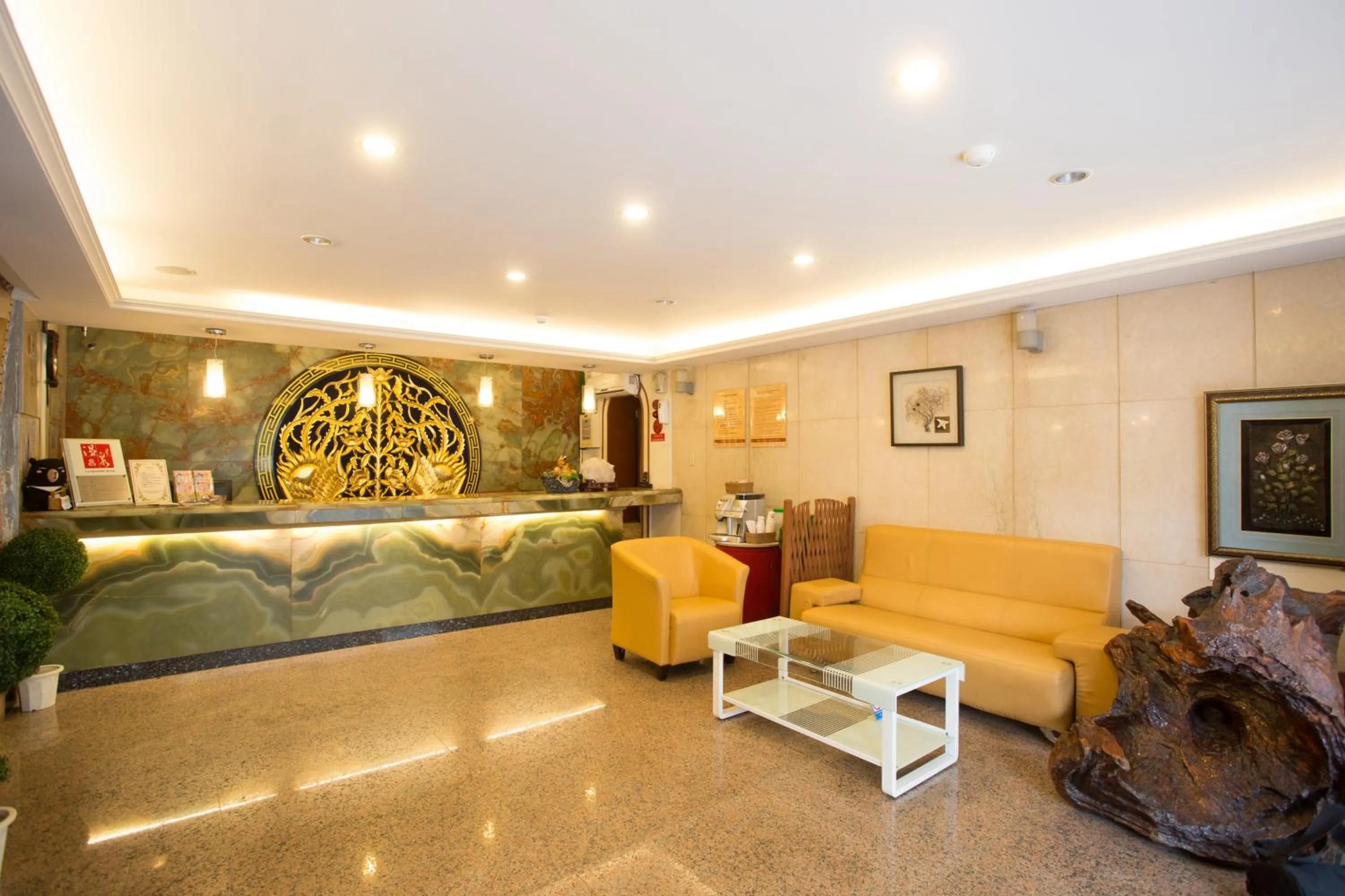 Lobby or reception in Phoenix Pavilion Hot Spring Hotel