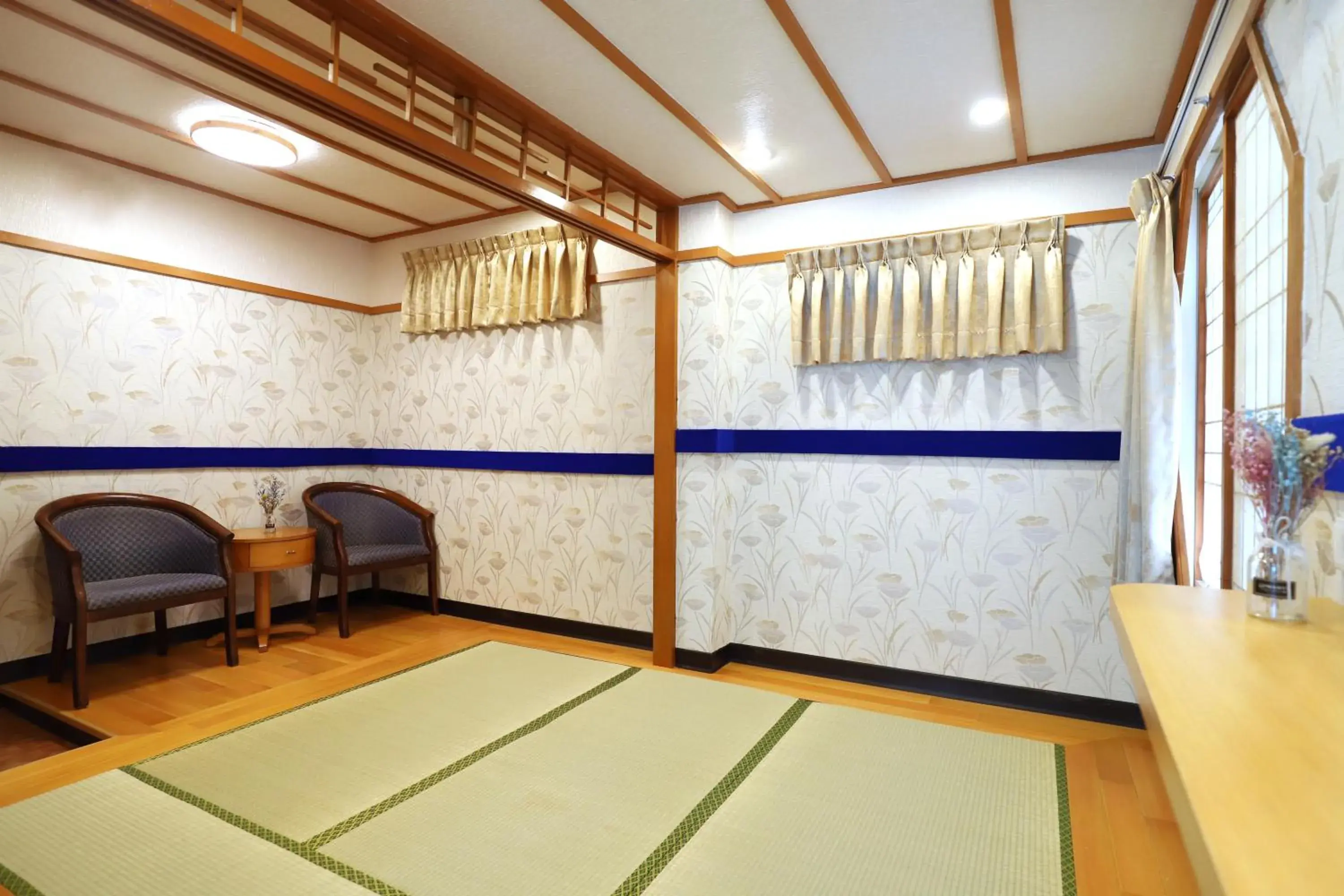 Photo of the whole room, Bed in Phoenix Pavilion Hot Spring Hotel Photo of the whole room, Bed in Phoenix Pavilion Hot Spring Hotel