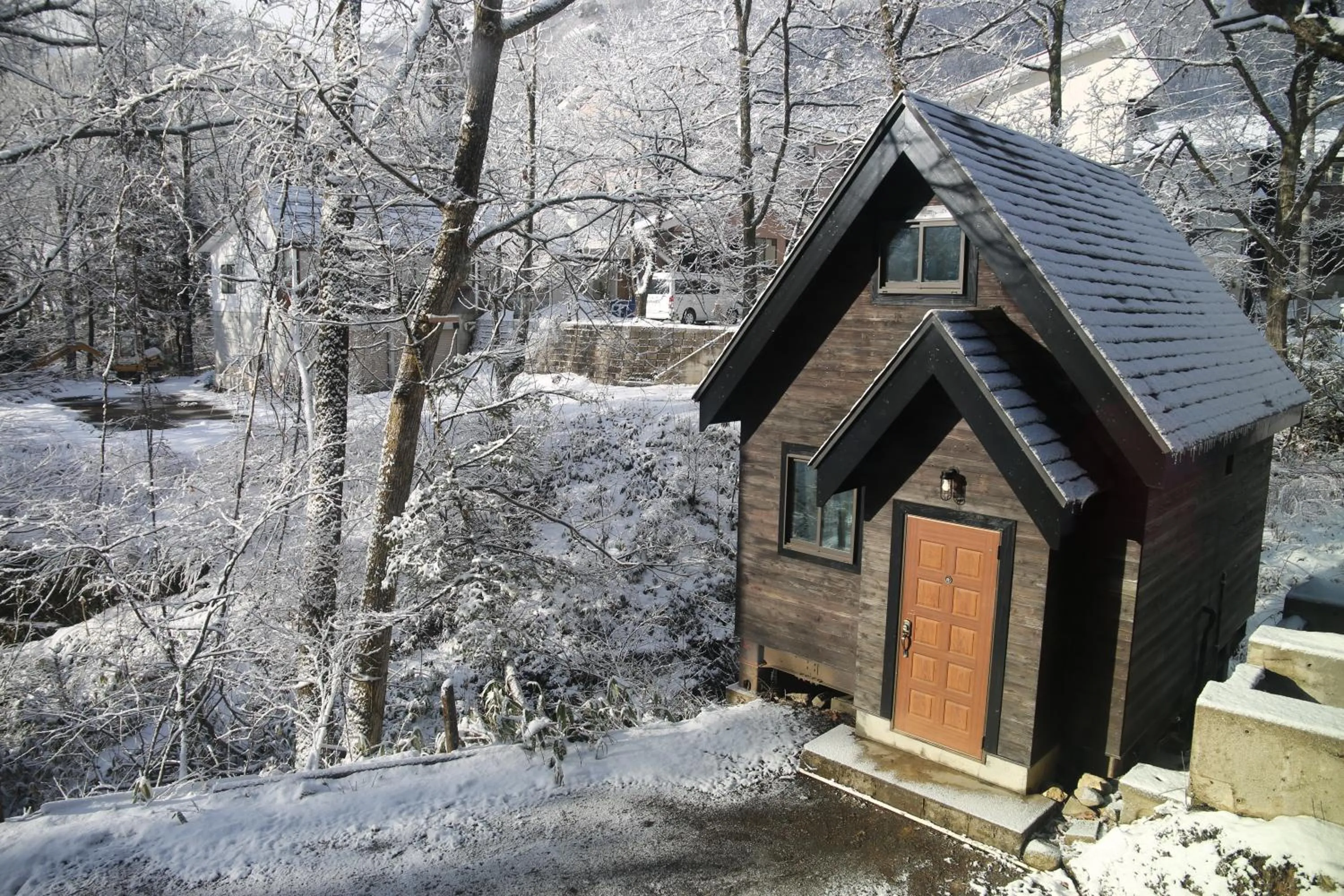 Facade/entrance in Hotel Villa Hakuba by HHG