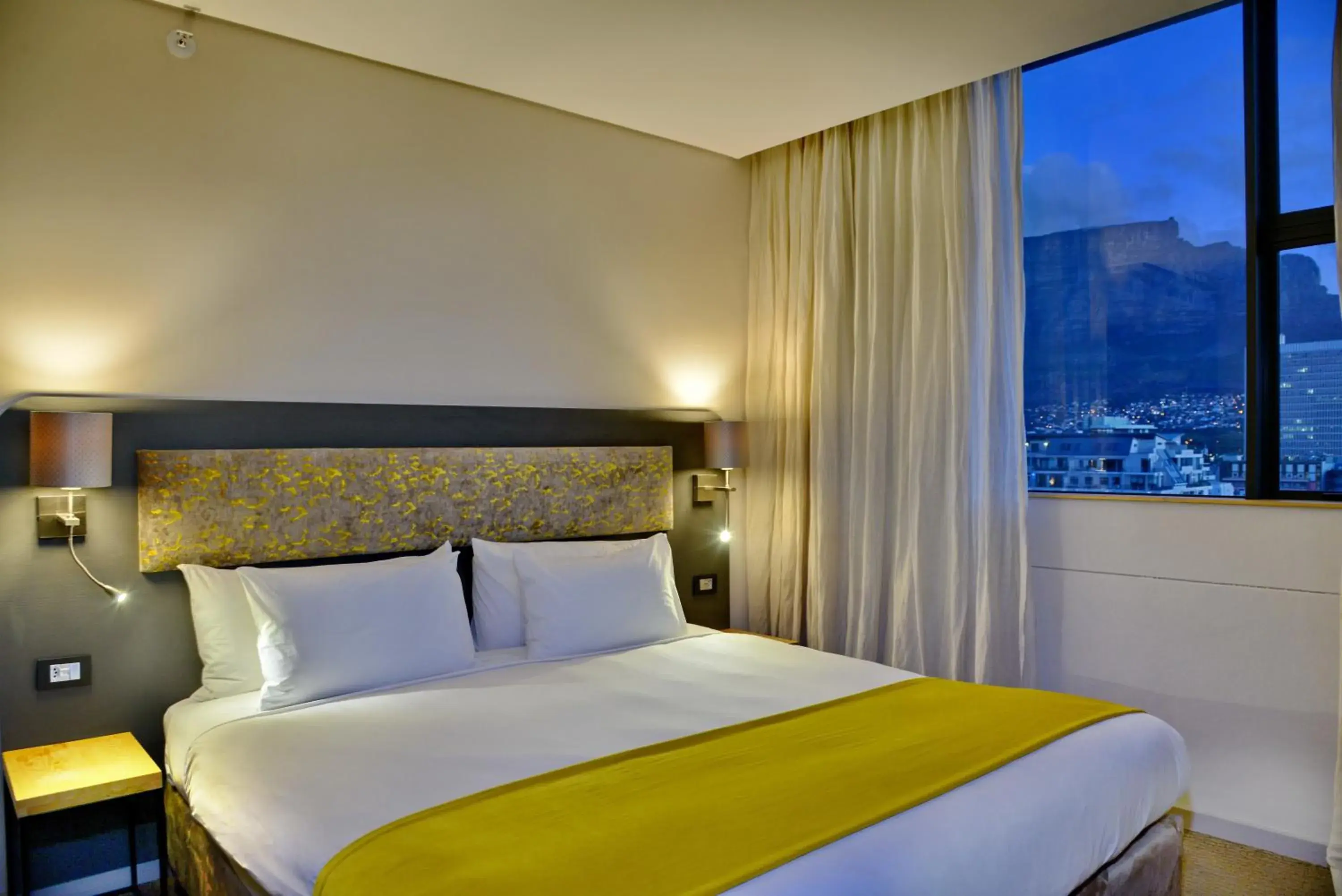 Bed in Cresta Grande Cape Town Bed in Cresta Grande Cape Town