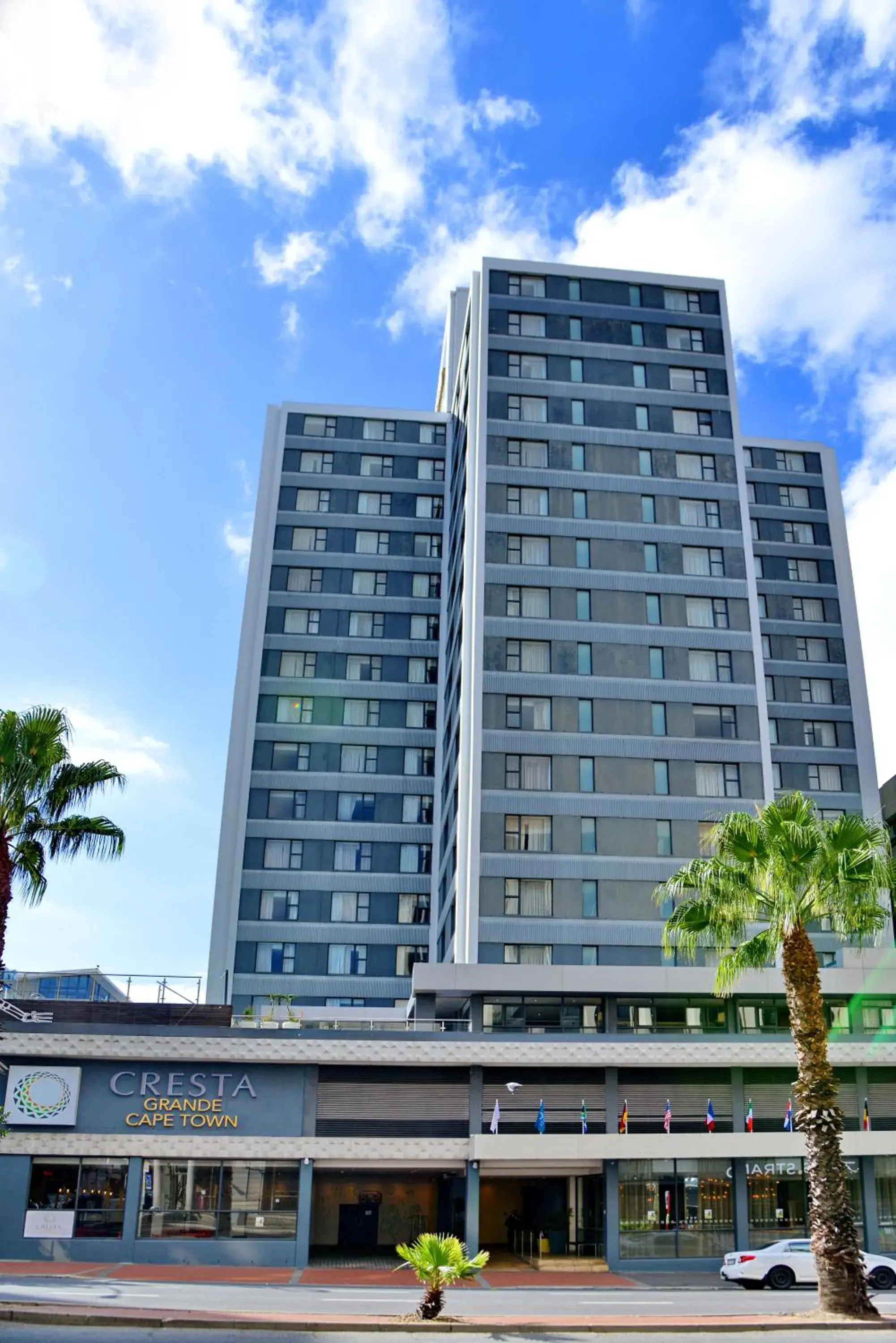 Property building in Cresta Grande Cape Town Property building in Cresta Grande Cape Town