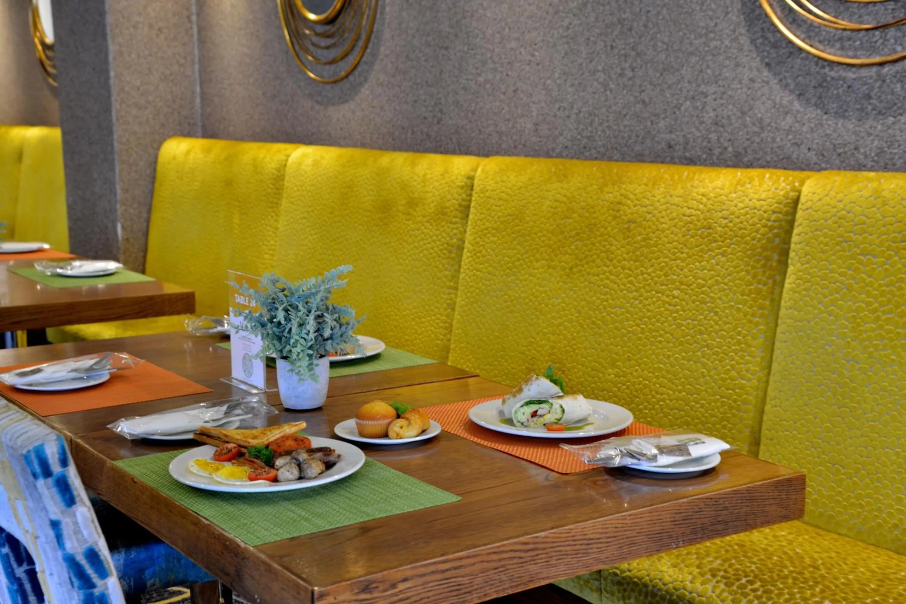 Breakfast in Cresta Grande Cape Town