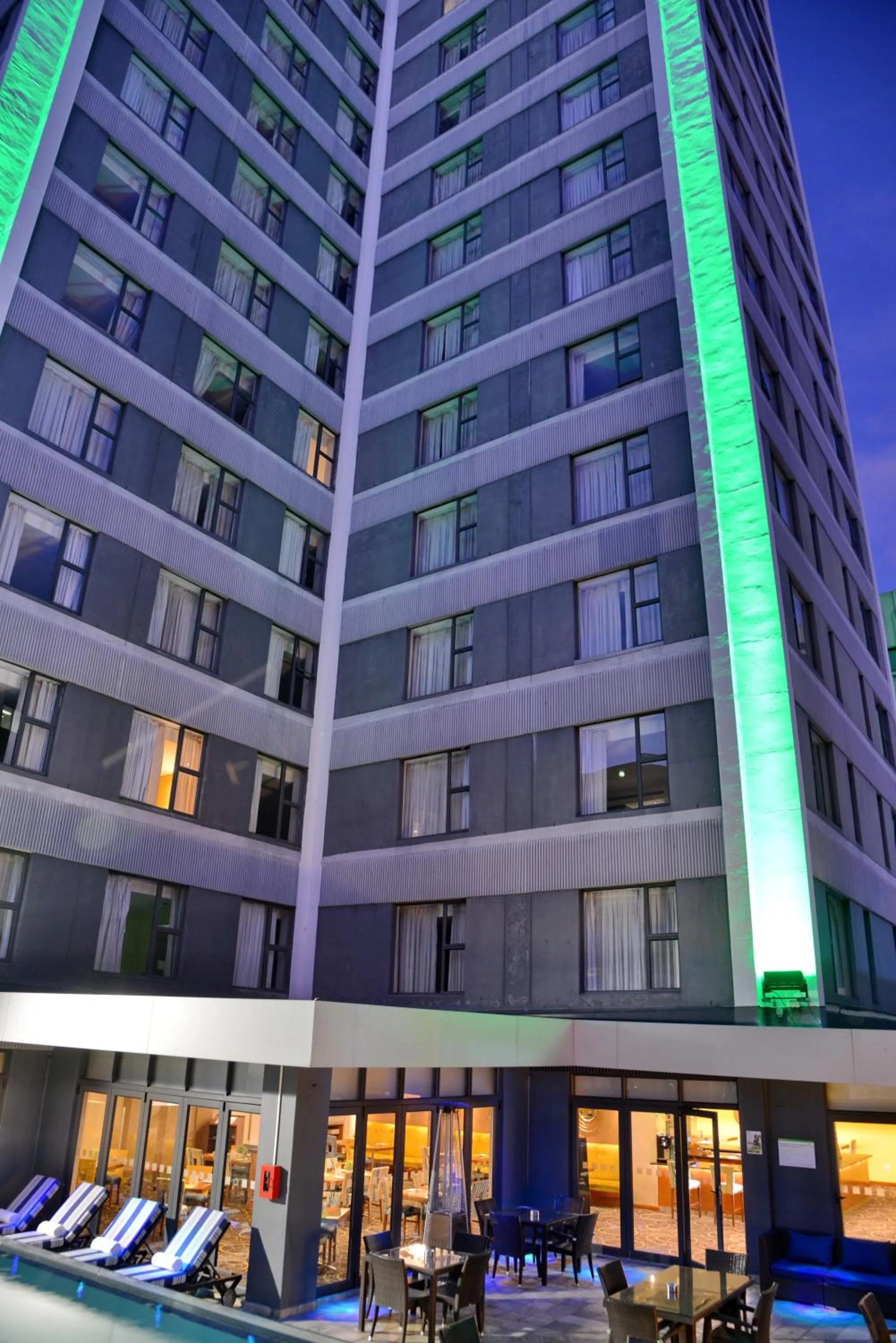 Property building in Cresta Grande Cape Town