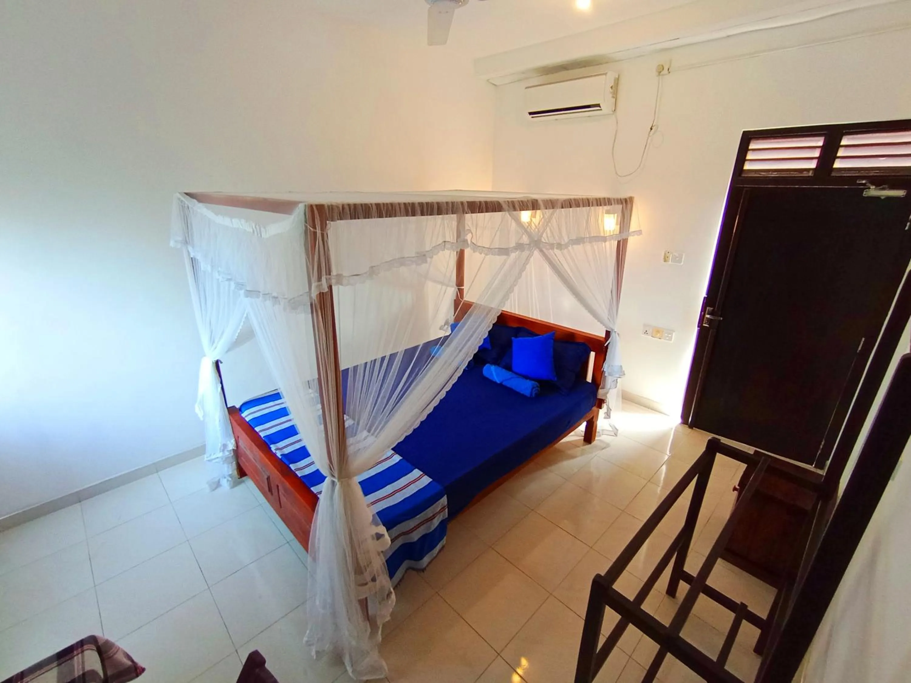 Bed in Allan Guest Mirissa