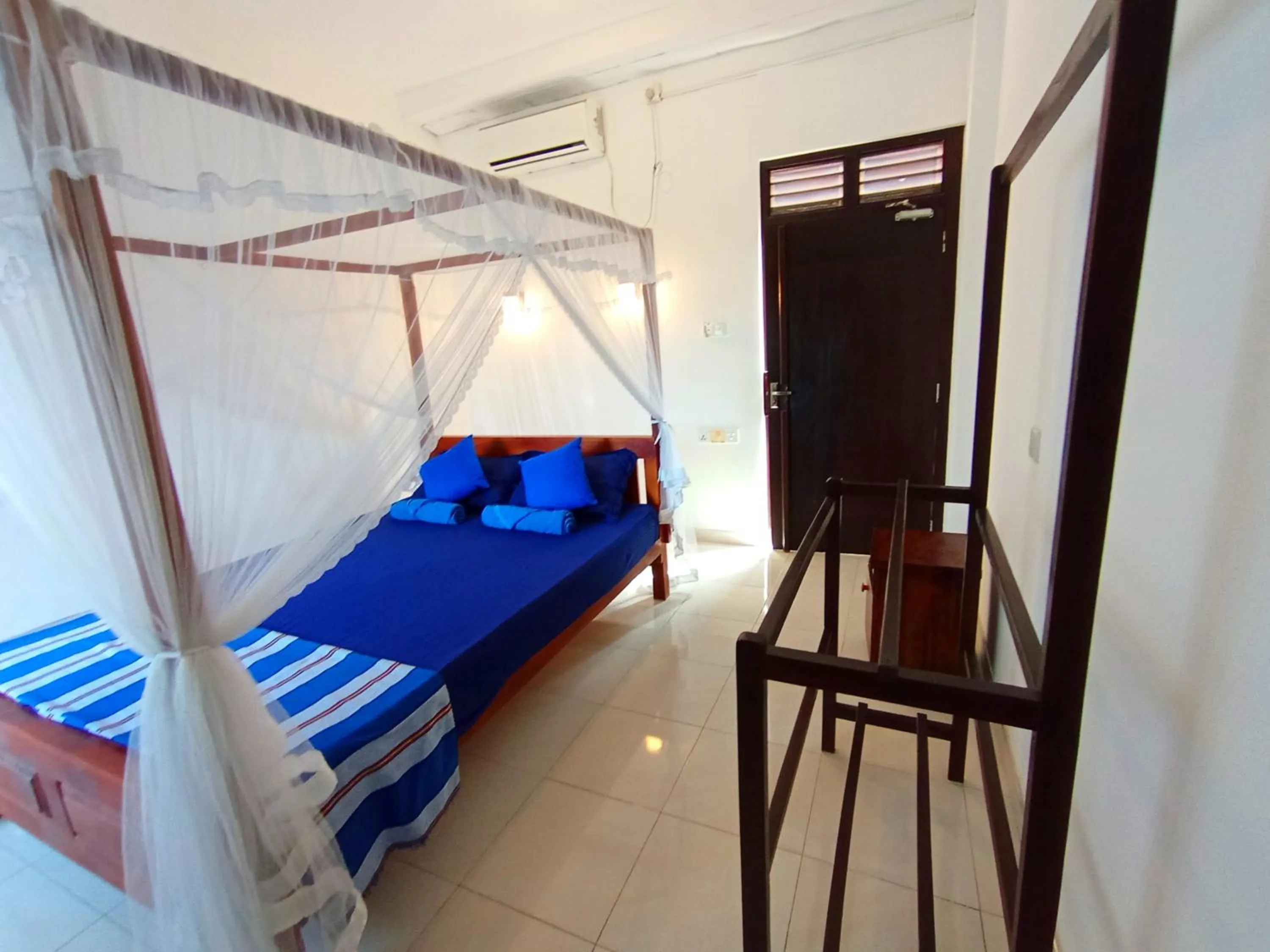 Bed in Allan Guest Mirissa