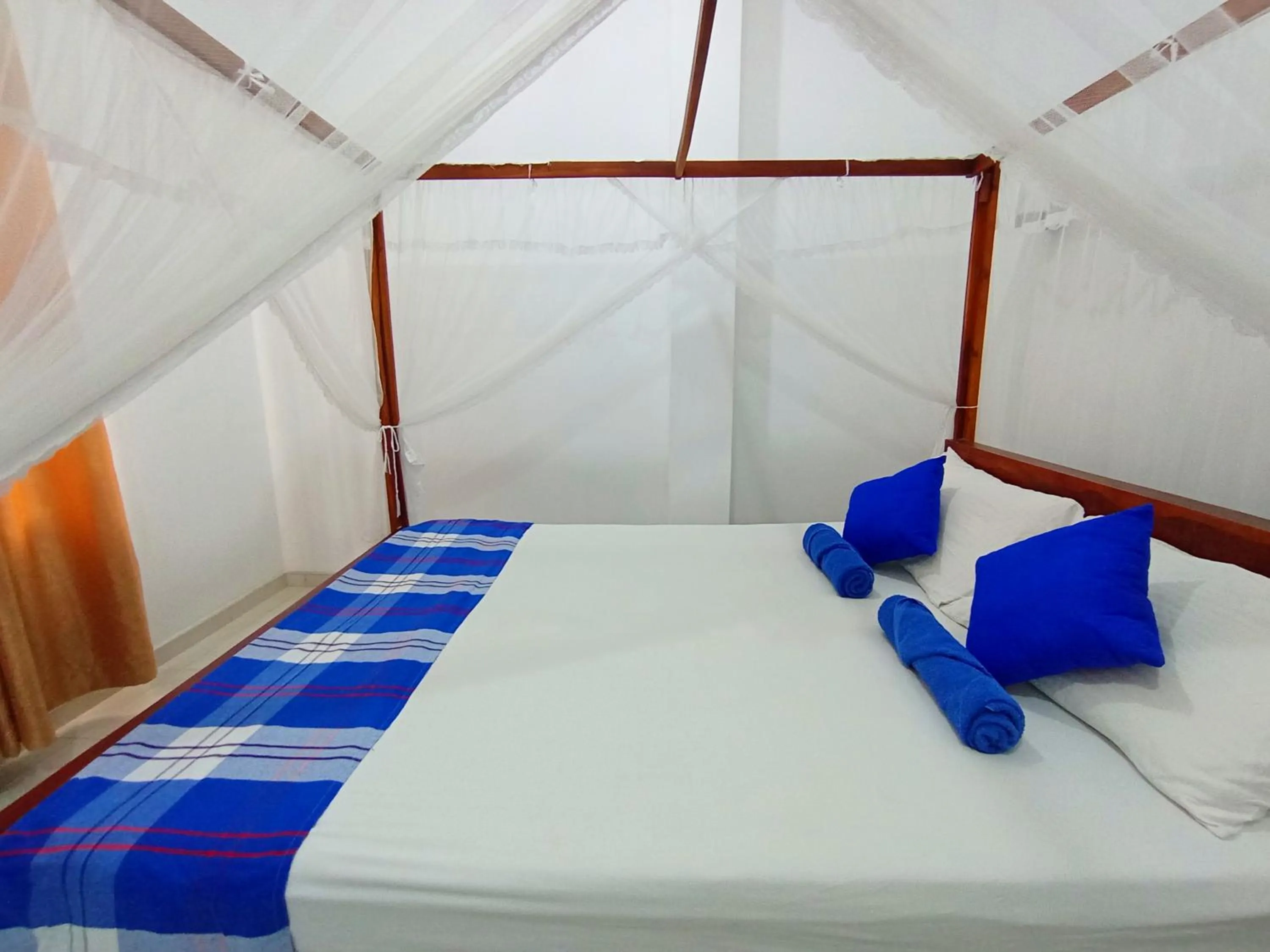 Bed in Allan Guest Mirissa