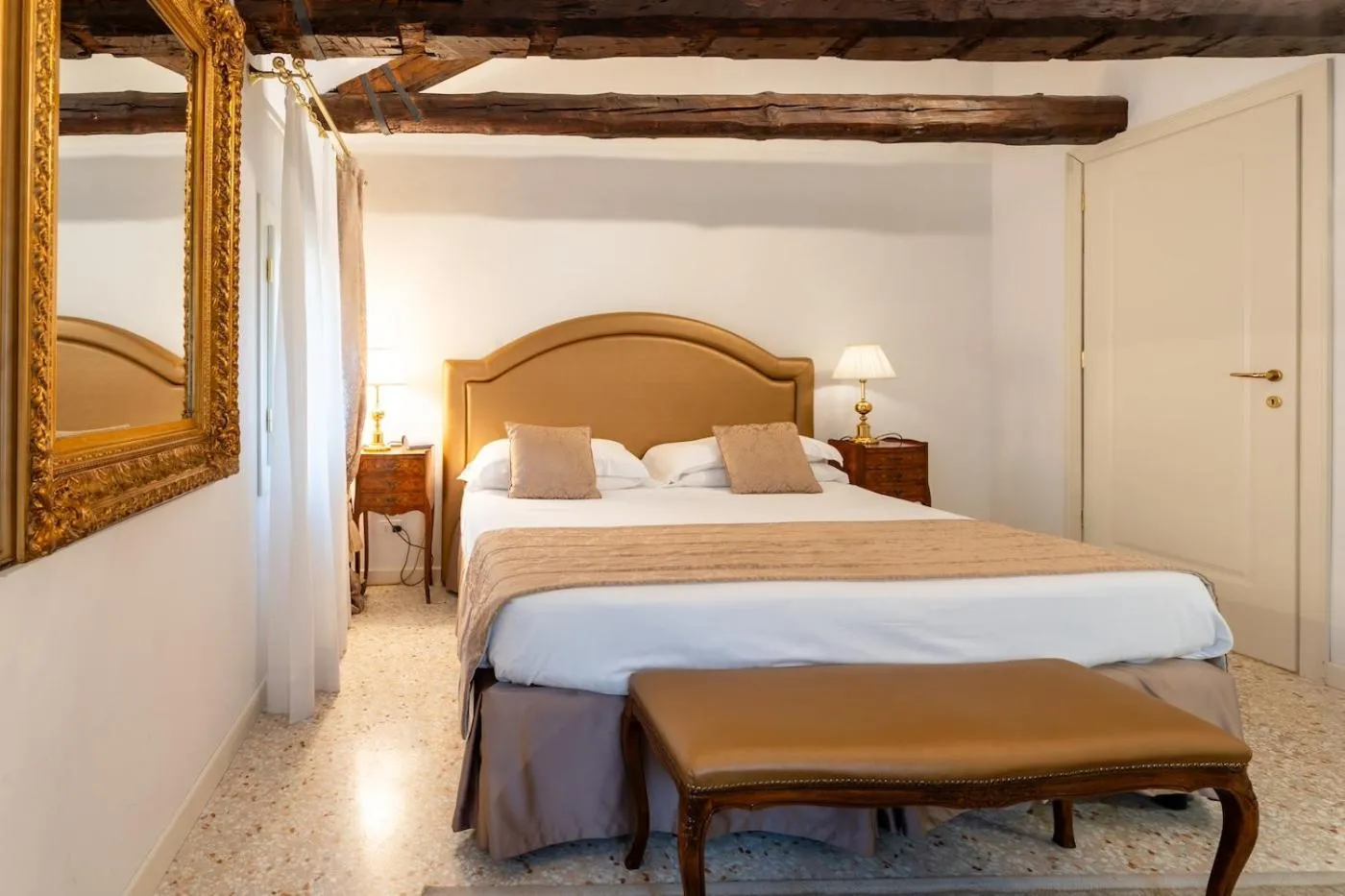 Bedroom, Bed in San Teodoro Palace - Luxury Apartments