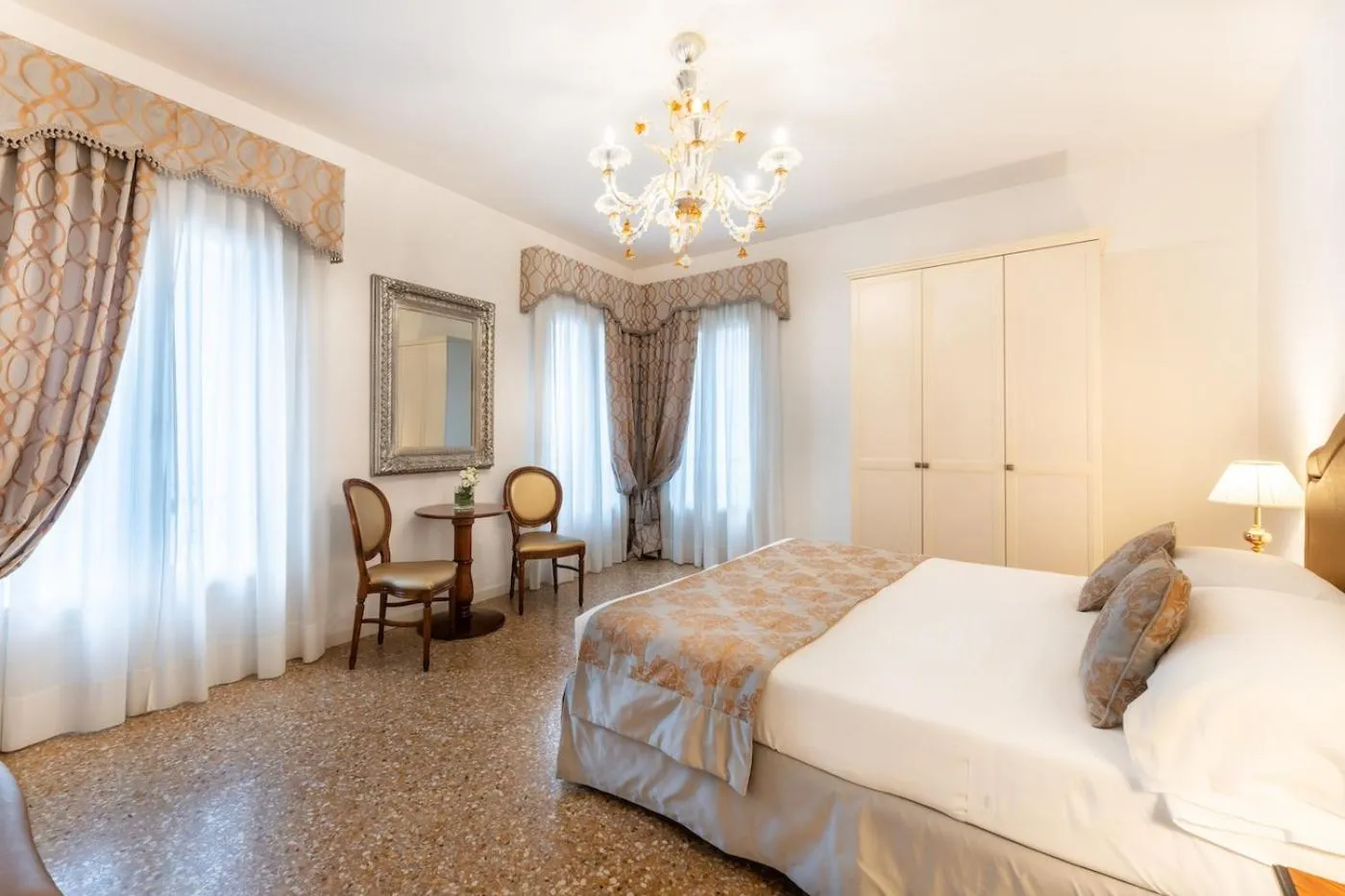 Bedroom, Bed in San Teodoro Palace - Luxury Apartments