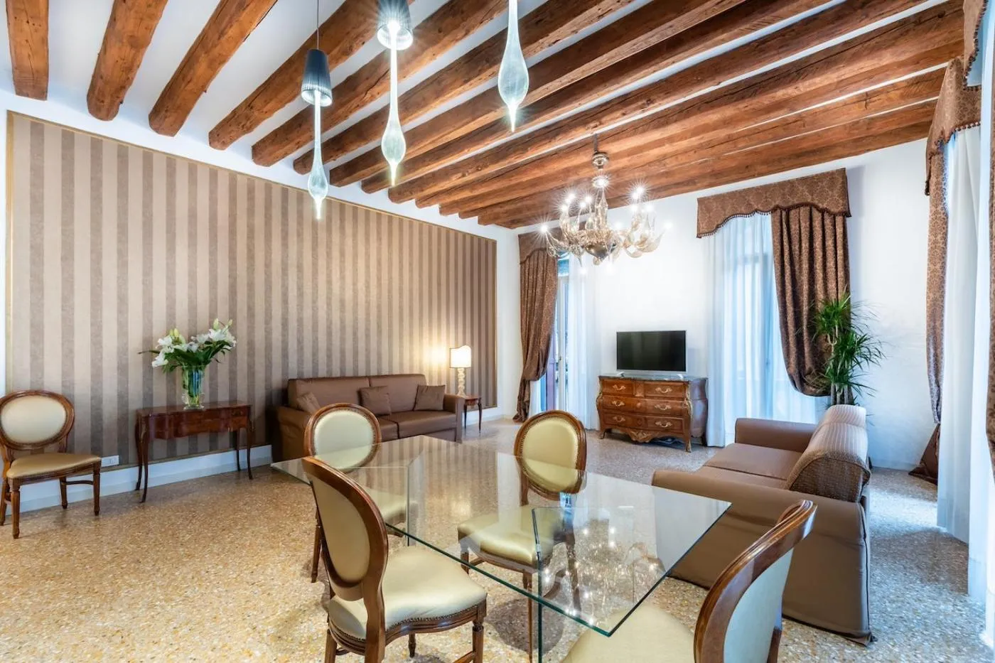 Living room in San Teodoro Palace - Luxury Apartments