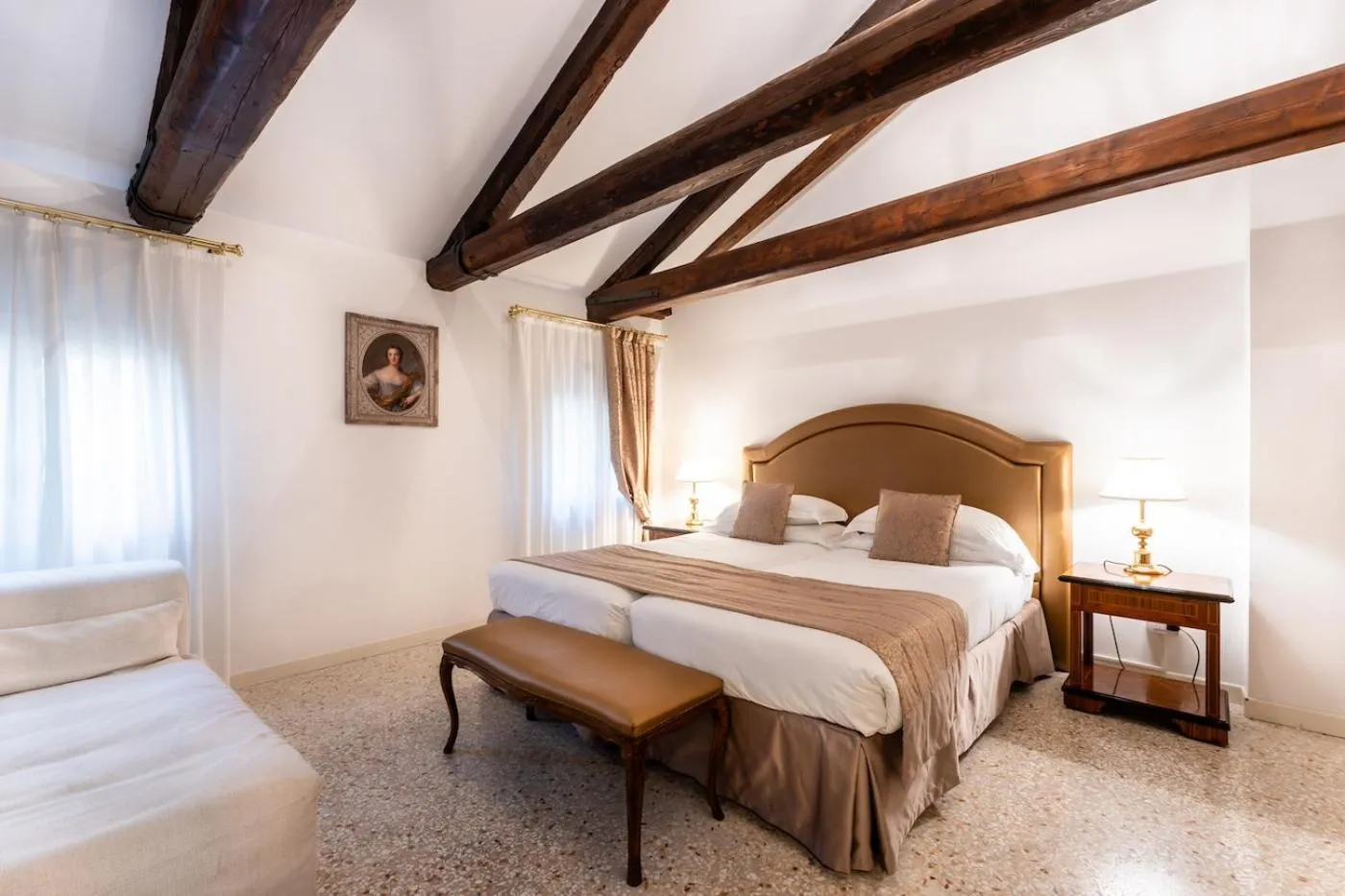 Bedroom, Bed in San Teodoro Palace - Luxury Apartments