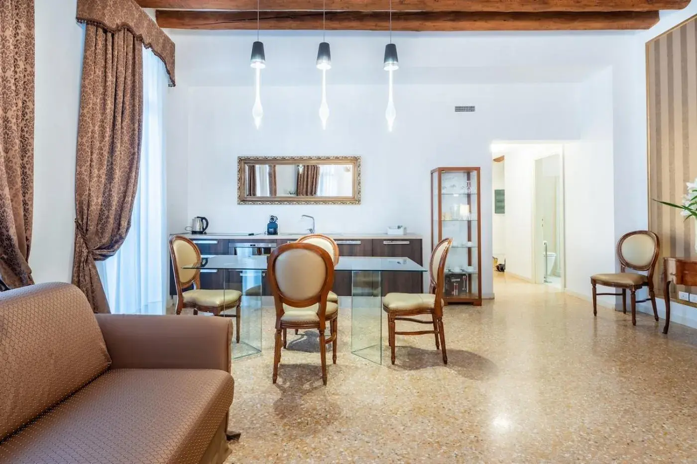 Living room in San Teodoro Palace - Luxury Apartments Living room in San Teodoro Palace - Luxury Apartments