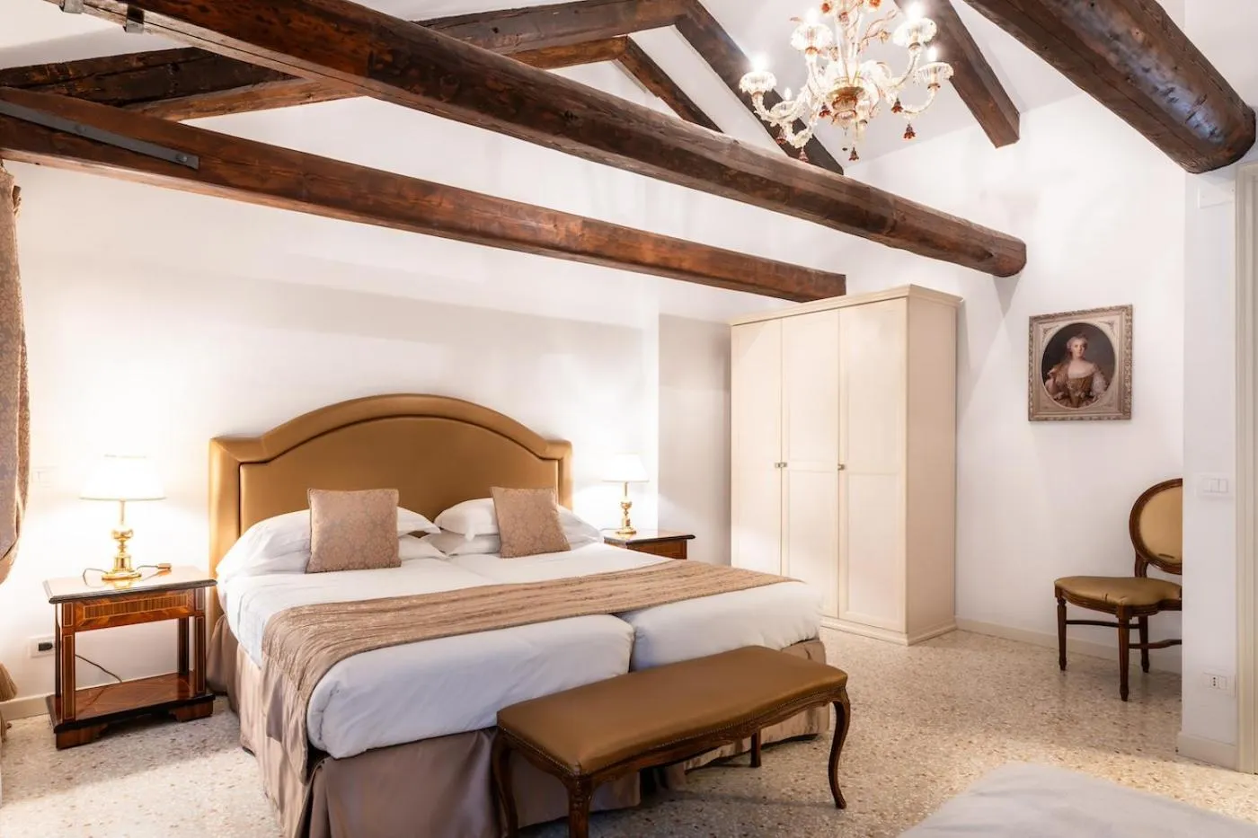 Bedroom, Bed in San Teodoro Palace - Luxury Apartments