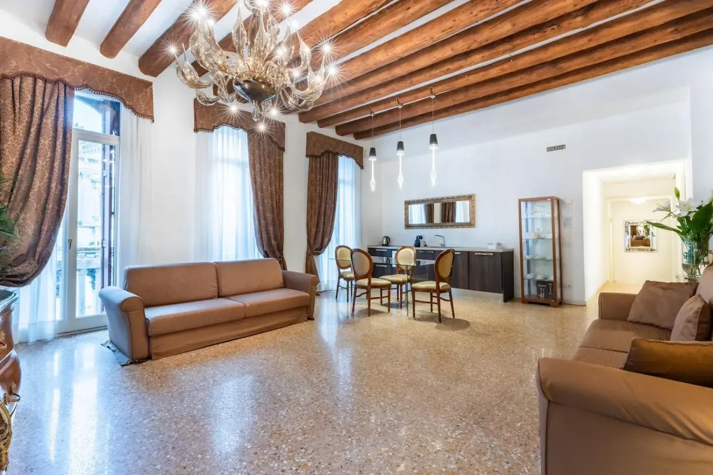 Living room in San Teodoro Palace - Luxury Apartments Living room in San Teodoro Palace - Luxury Apartments