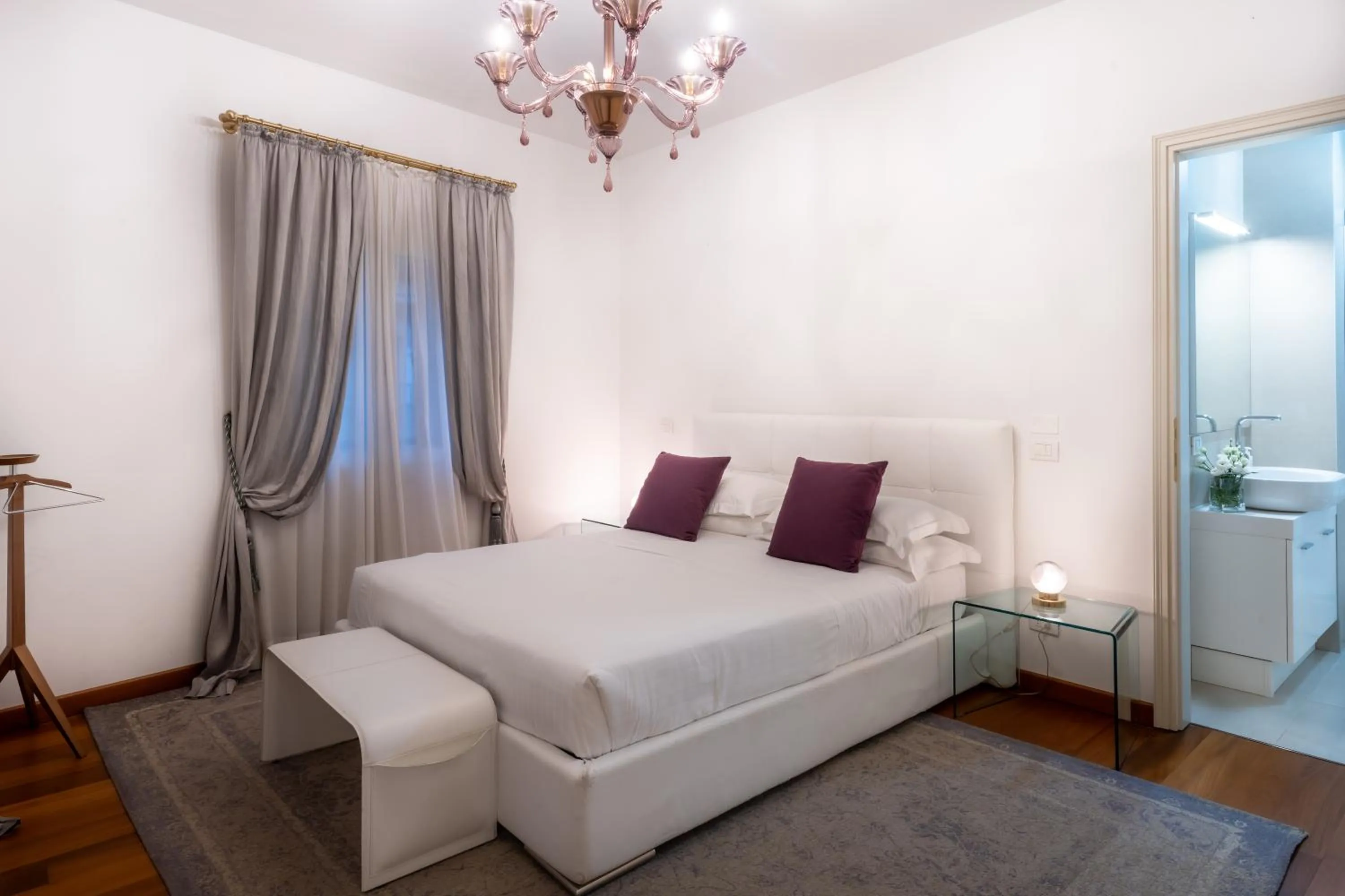 Bed in San Teodoro Palace - Luxury Apartments