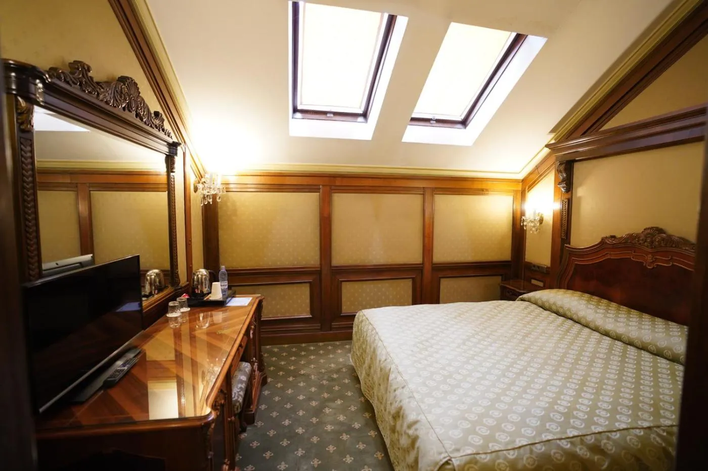 Bed in Hotel Casa Capsa