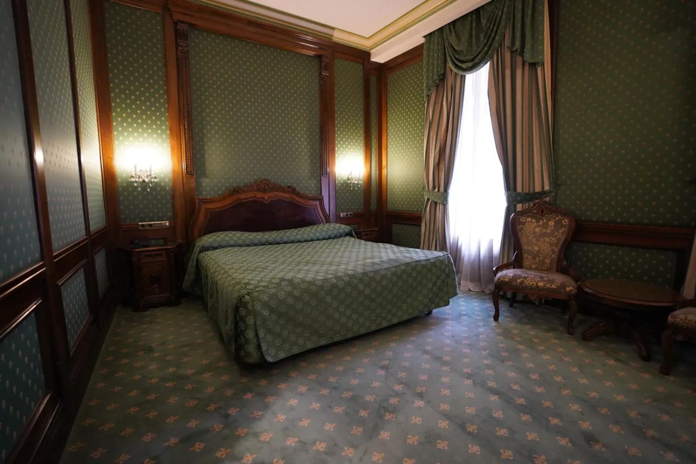 Bed in Hotel Casa Capsa