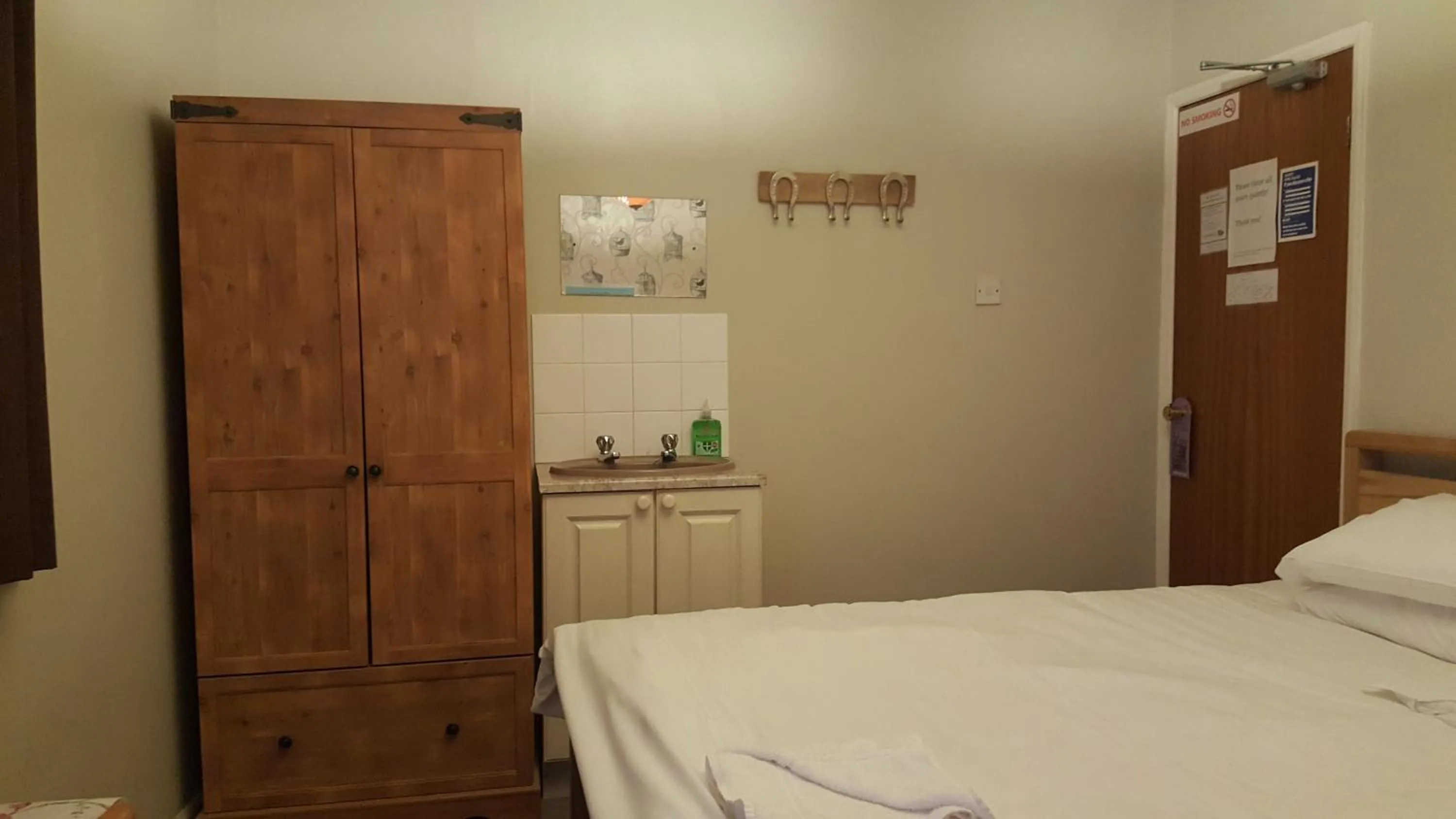 Photo of the whole room, Bed in Maindee Guest House