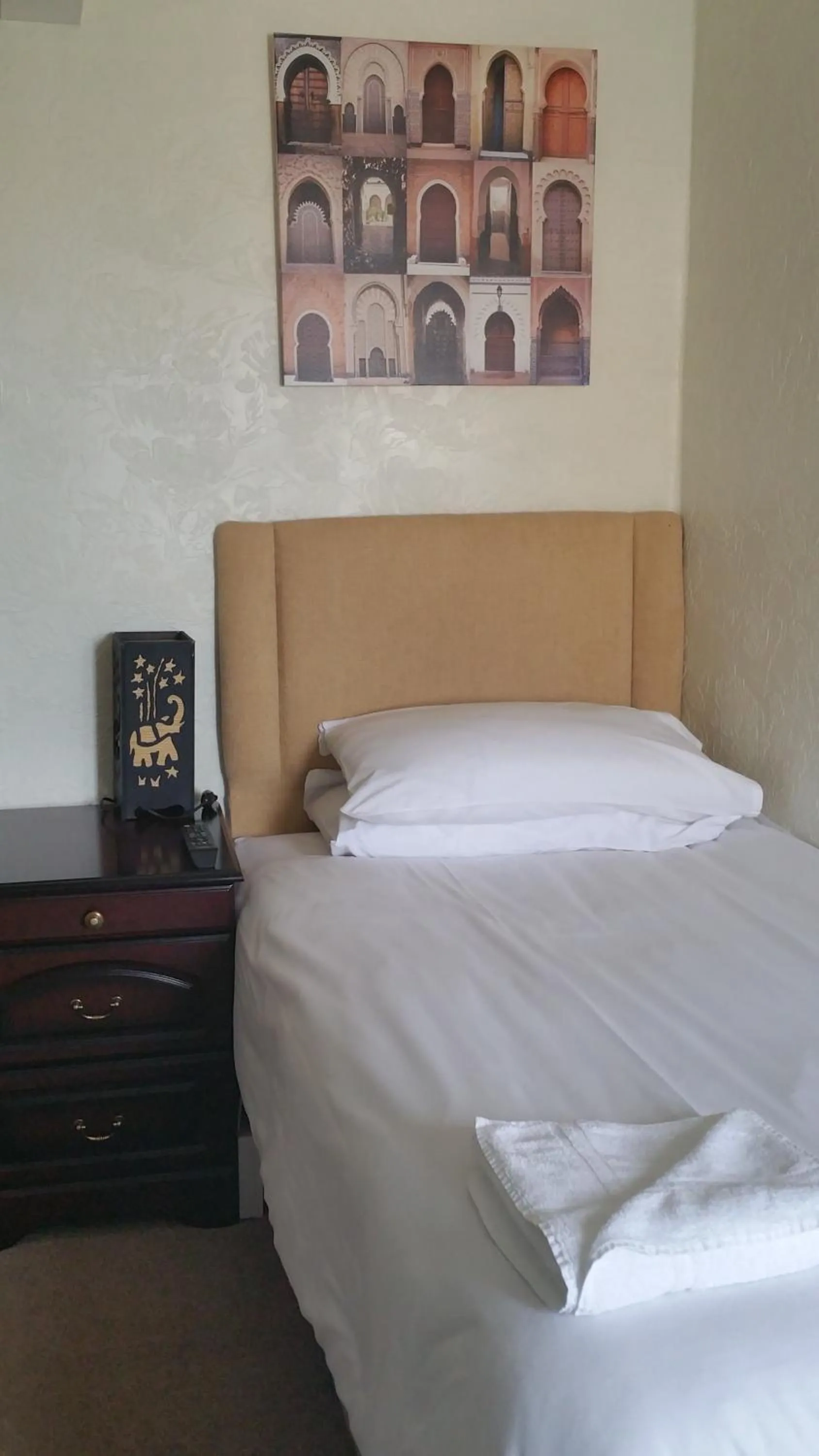 Photo of the whole room, Bed in Maindee Guest House