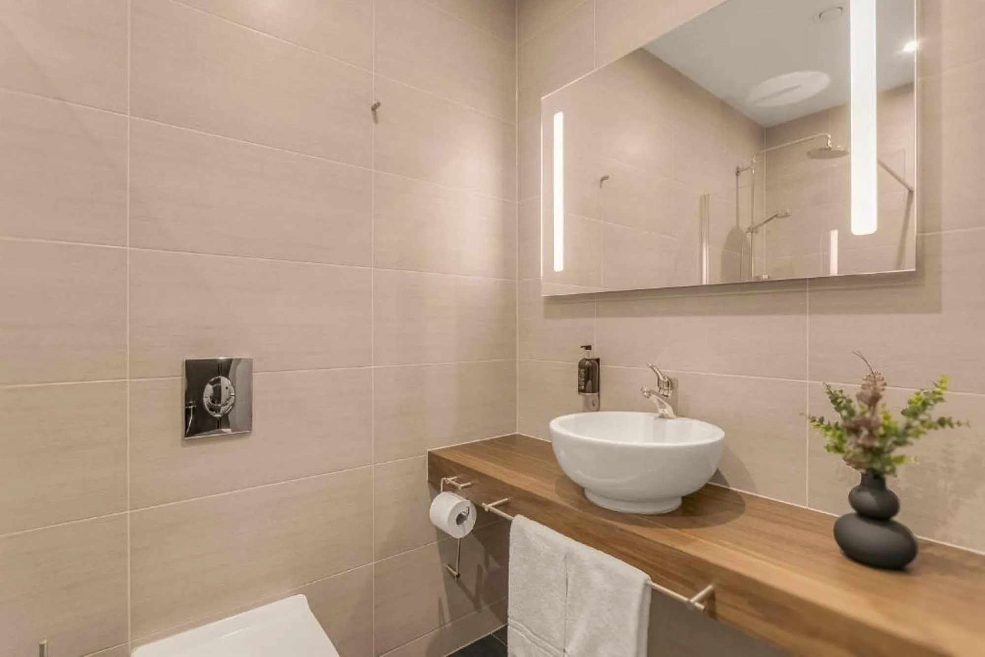 Toilet in Hotel Muli