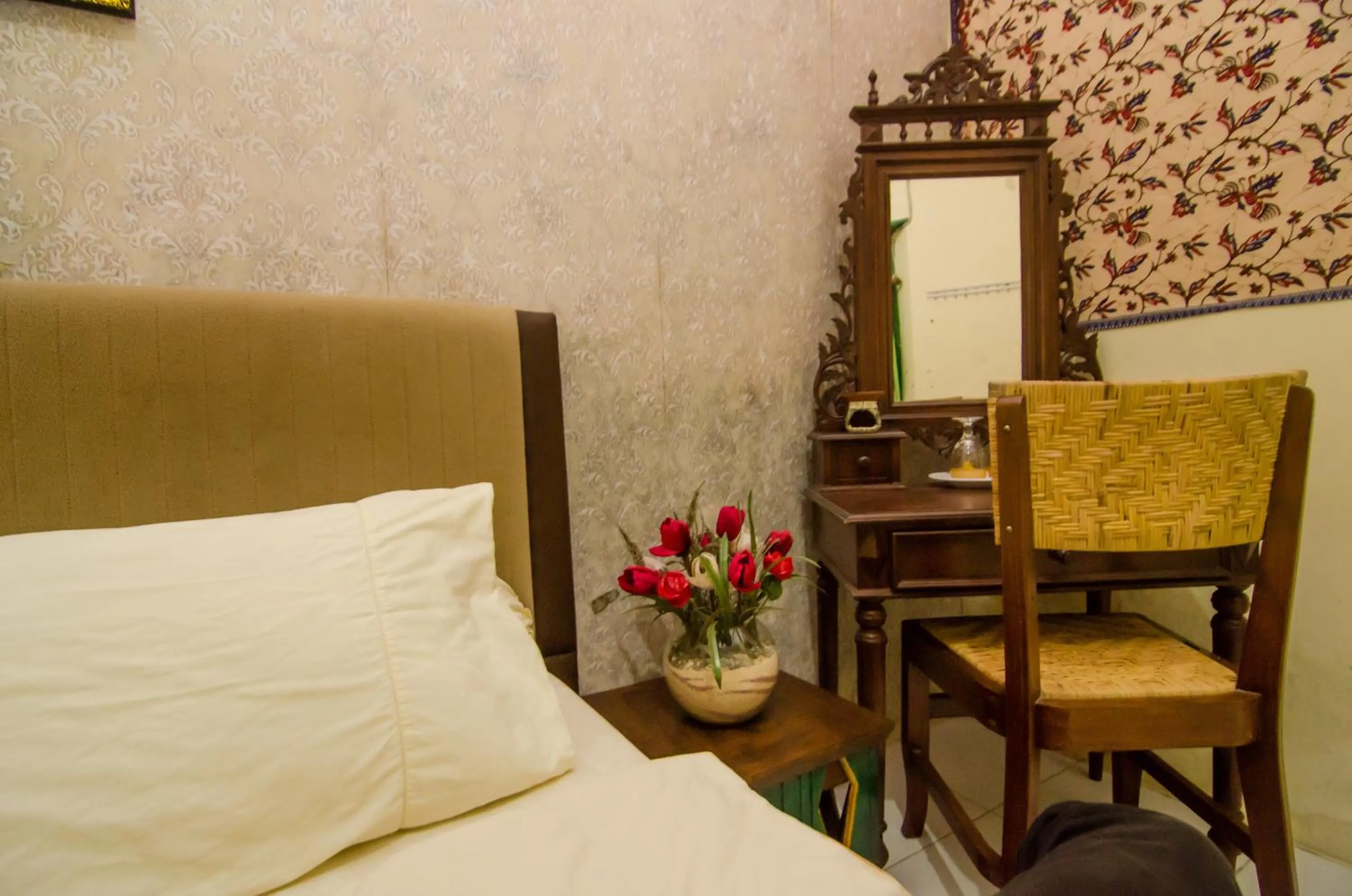 Photo of the whole room, Bed in Pendopo Andari Homestay