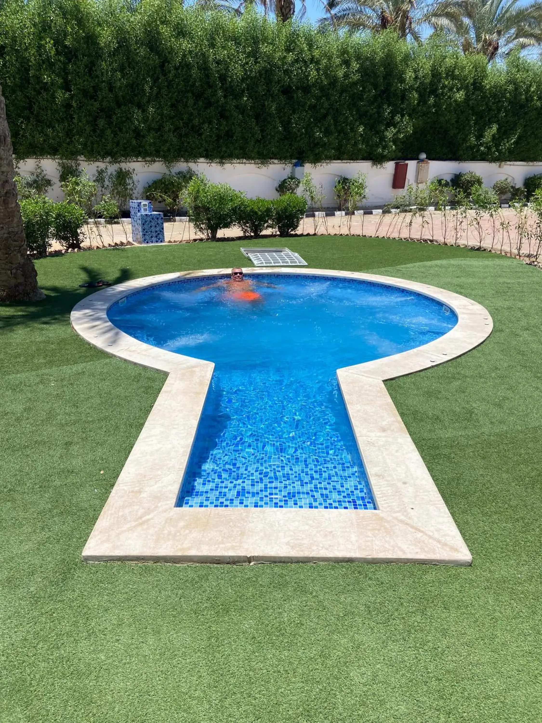 Swimming pool in Dive Inn Resort Swimming pool in Dive Inn Resort