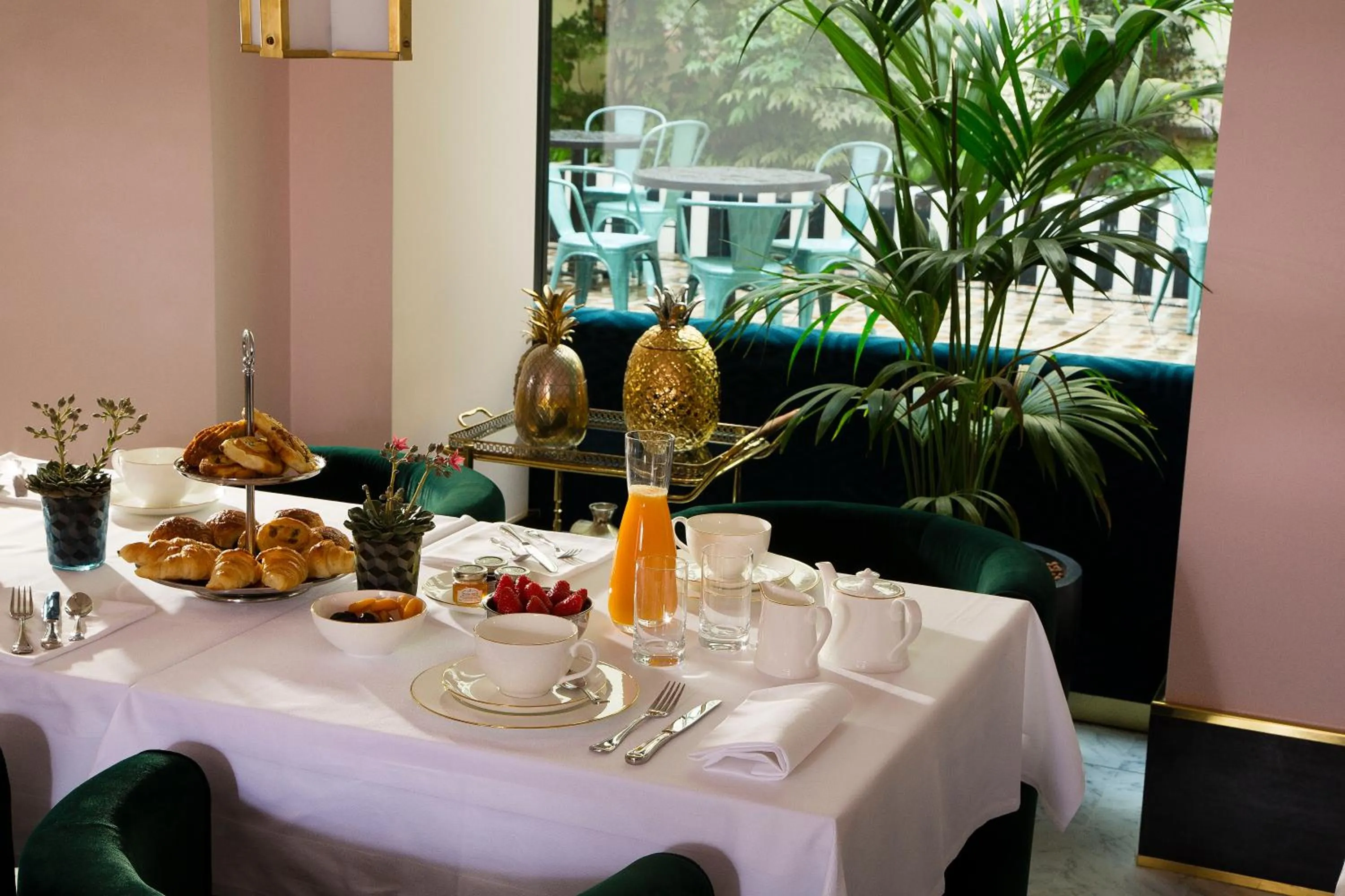 Buffet breakfast in Hôtel Saint-Marc