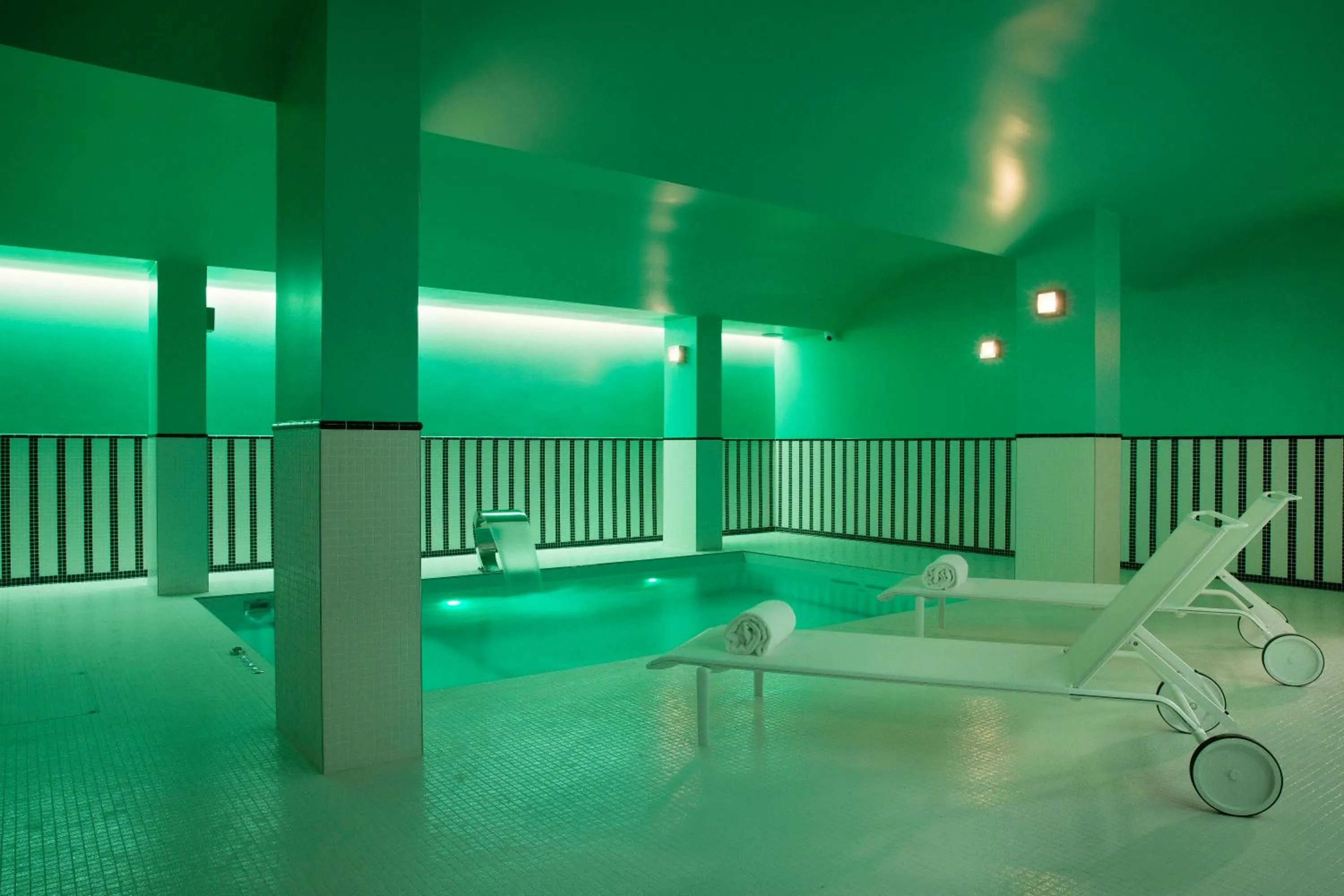 Swimming pool in Hôtel Saint-Marc