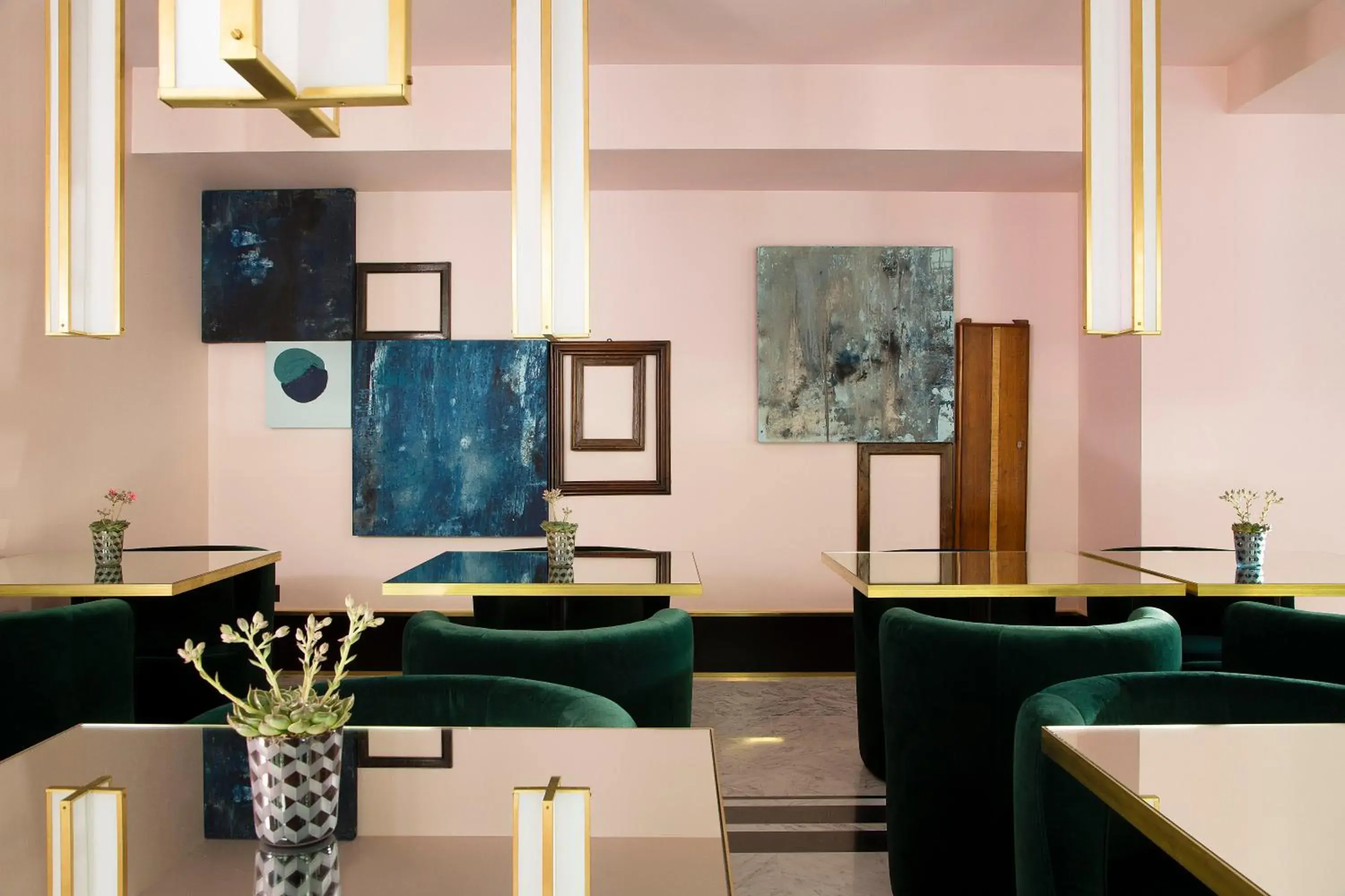 Lounge or bar in Hôtel Saint-Marc Lounge or bar in Hôtel Saint-Marc