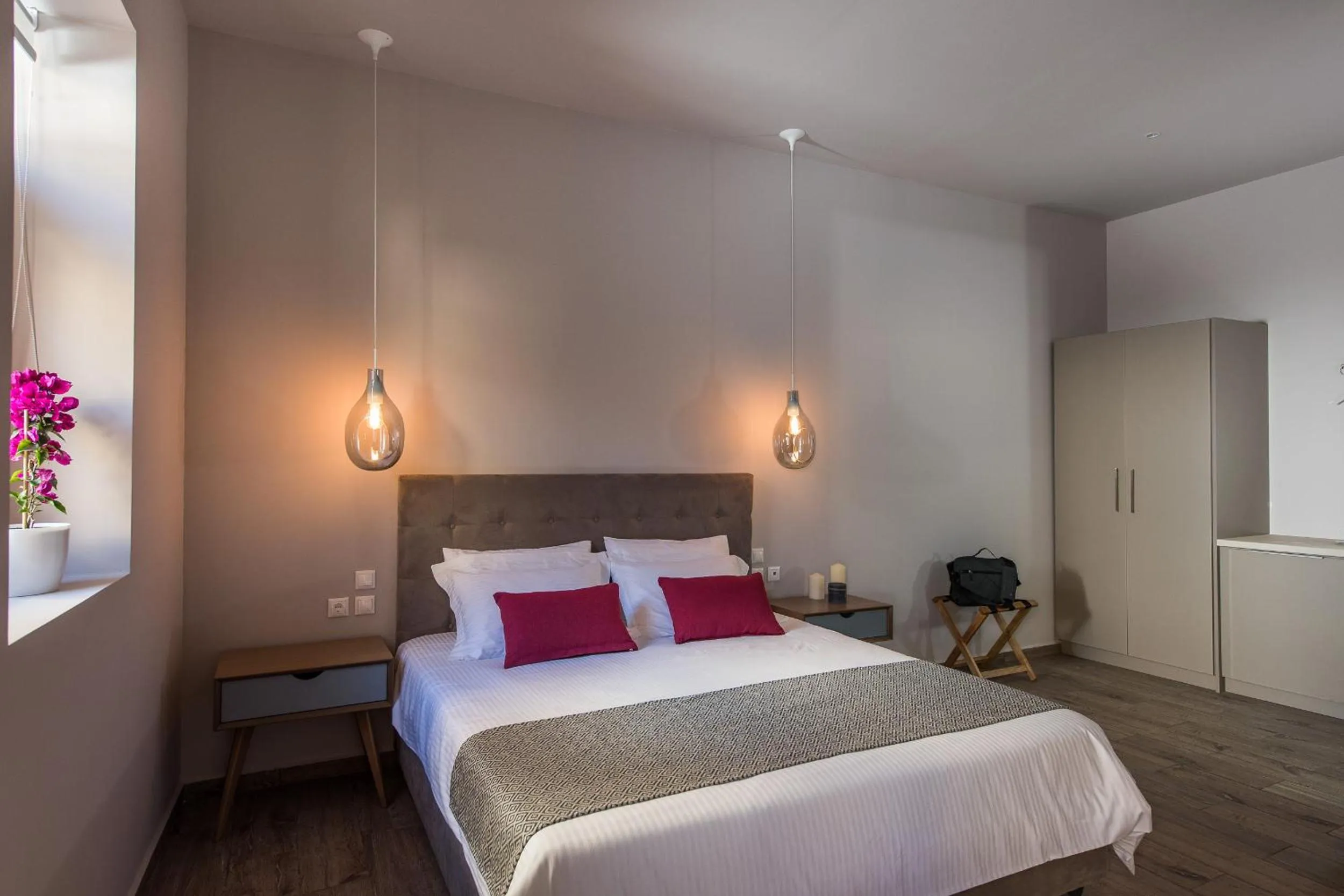 Bed in Bluebell Luxury Suites