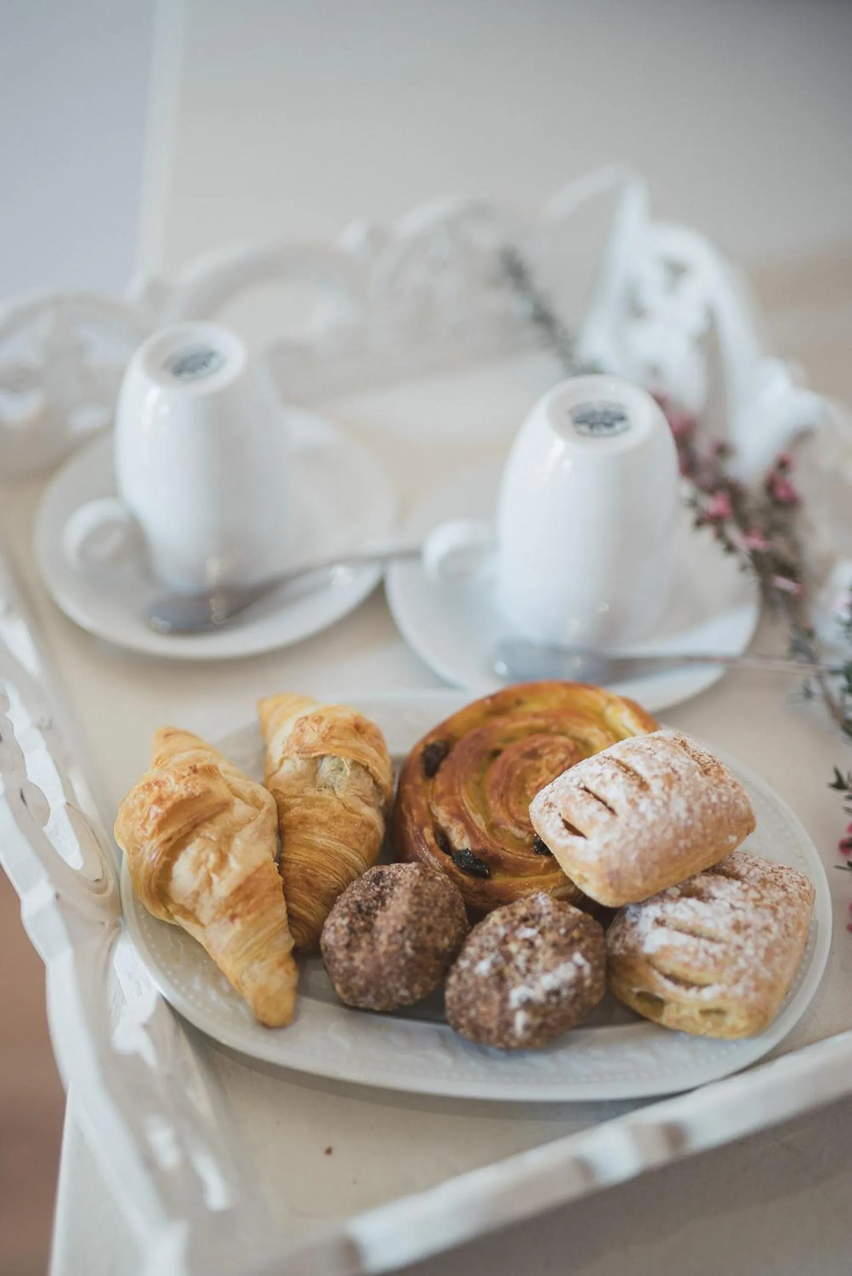 Food and drinks in Bluebell Luxury Suites