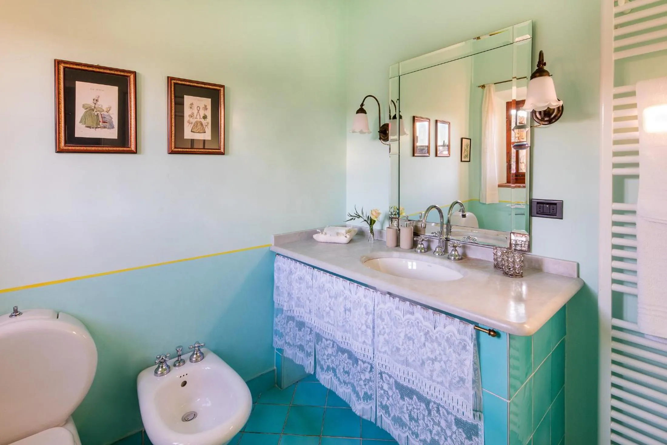 Toilet in Castello di Cafaggio